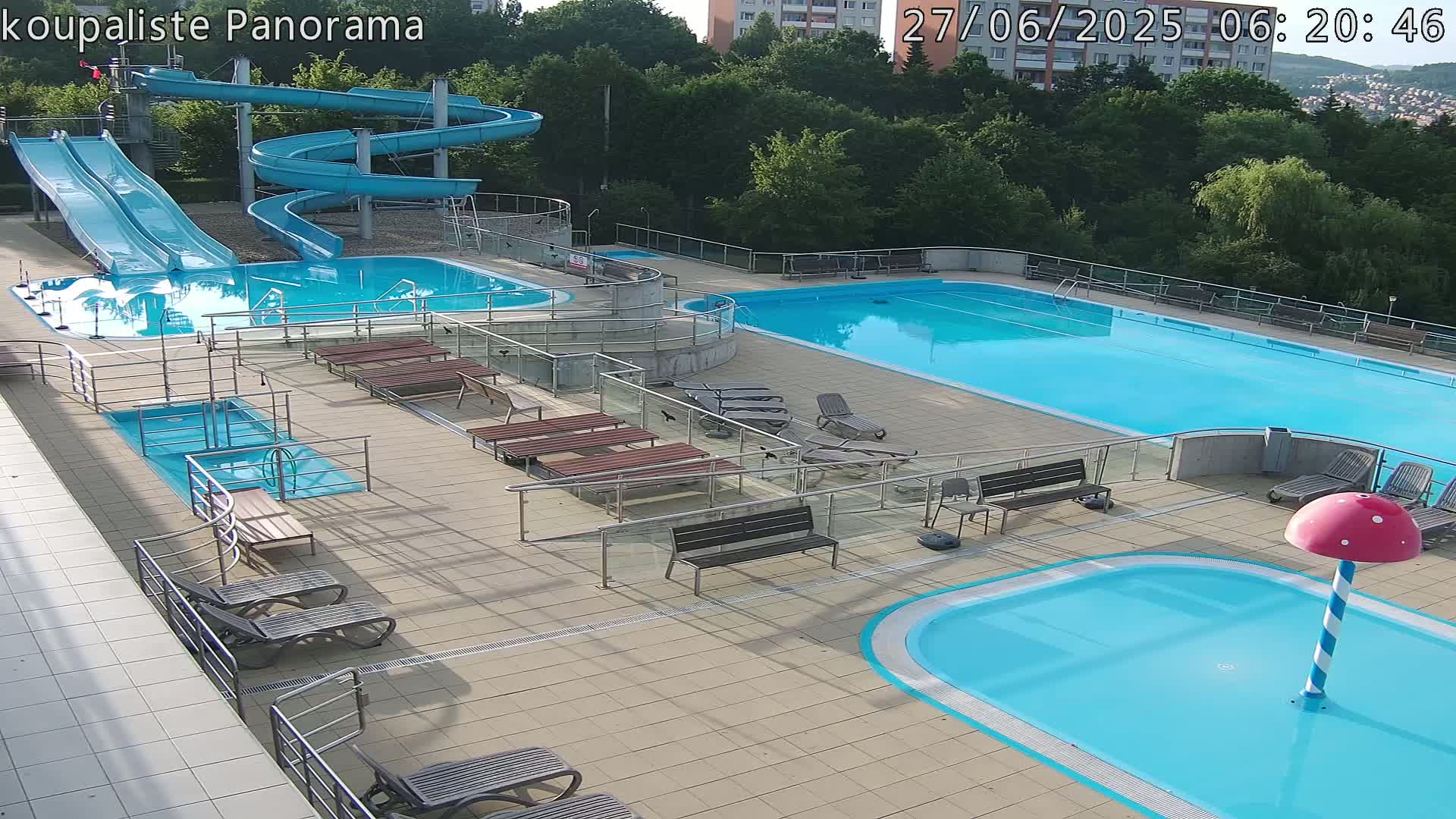 Zlín - Koupaliště Panorama Swimming Pool & Aquapark Live Cam - Zlin 5, Zlin, Czechia