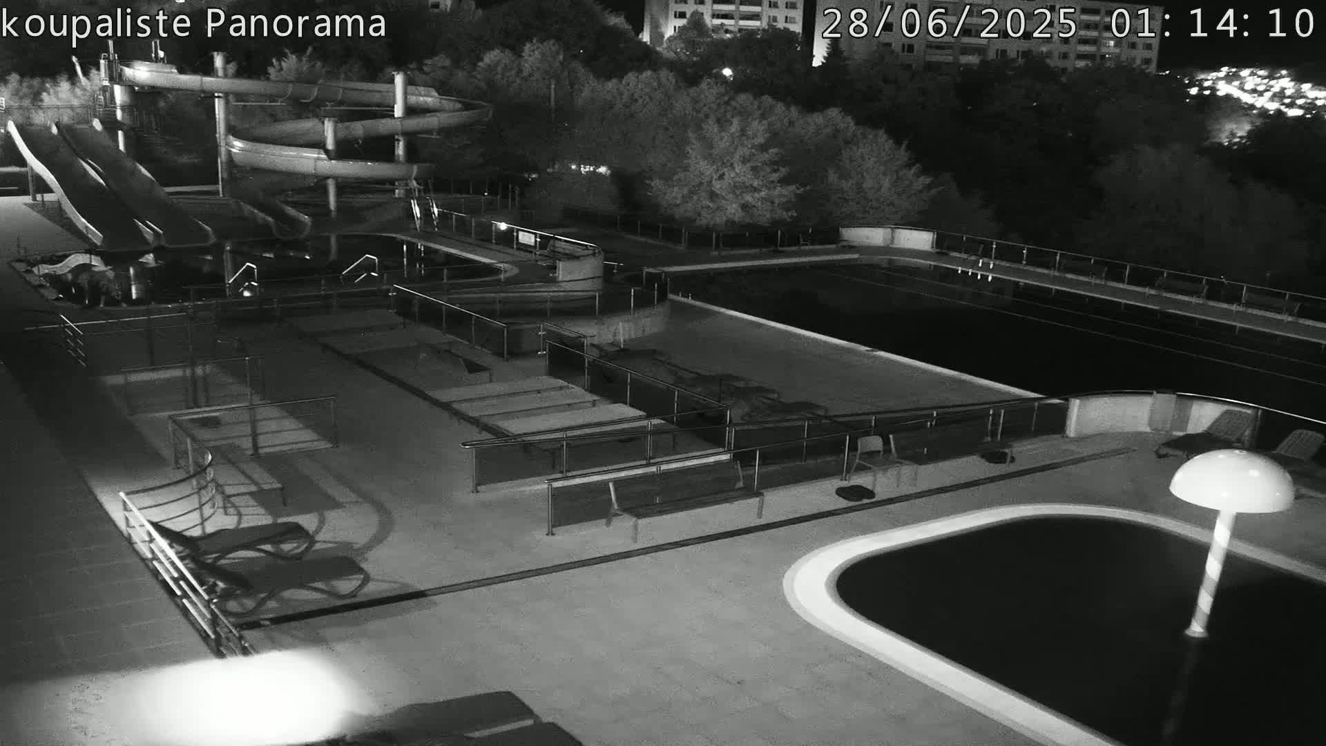 Zlín - Koupaliště Panorama Swimming Pool & Aquapark Live Cam - Zlin 5, Zlin, Czechia