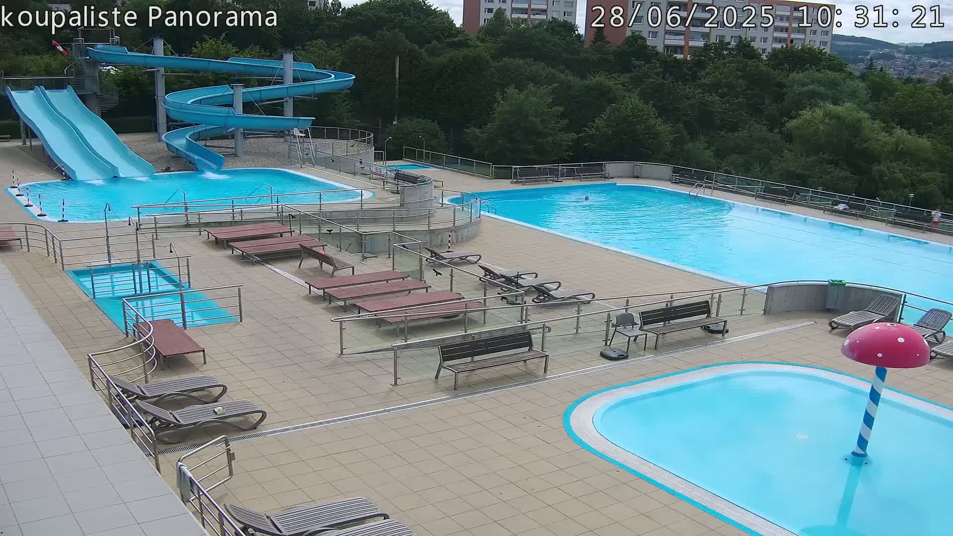 Zlín - Koupaliště Panorama Swimming Pool & Aquapark Live Cam - Zlin 5, Zlin, Czechia