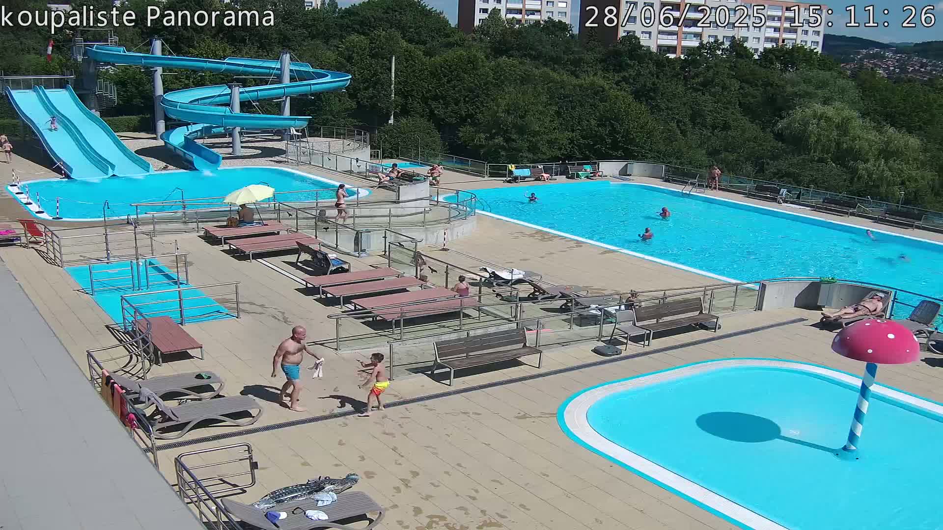 Zlín - Koupaliště Panorama Swimming Pool & Aquapark Live Cam - Zlin 5, Zlin, Czechia