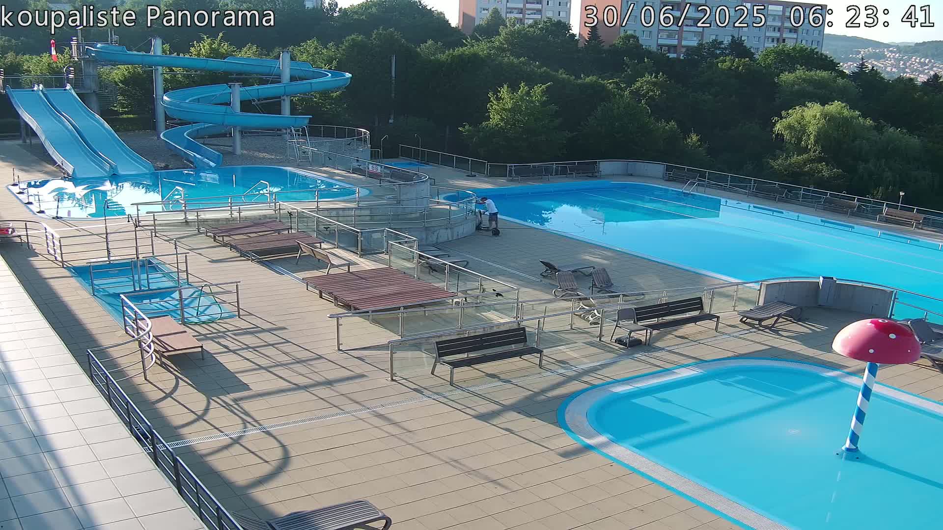 Zlín - Koupaliště Panorama Swimming Pool & Aquapark Live Cam - Zlin 5, Zlin, Czechia