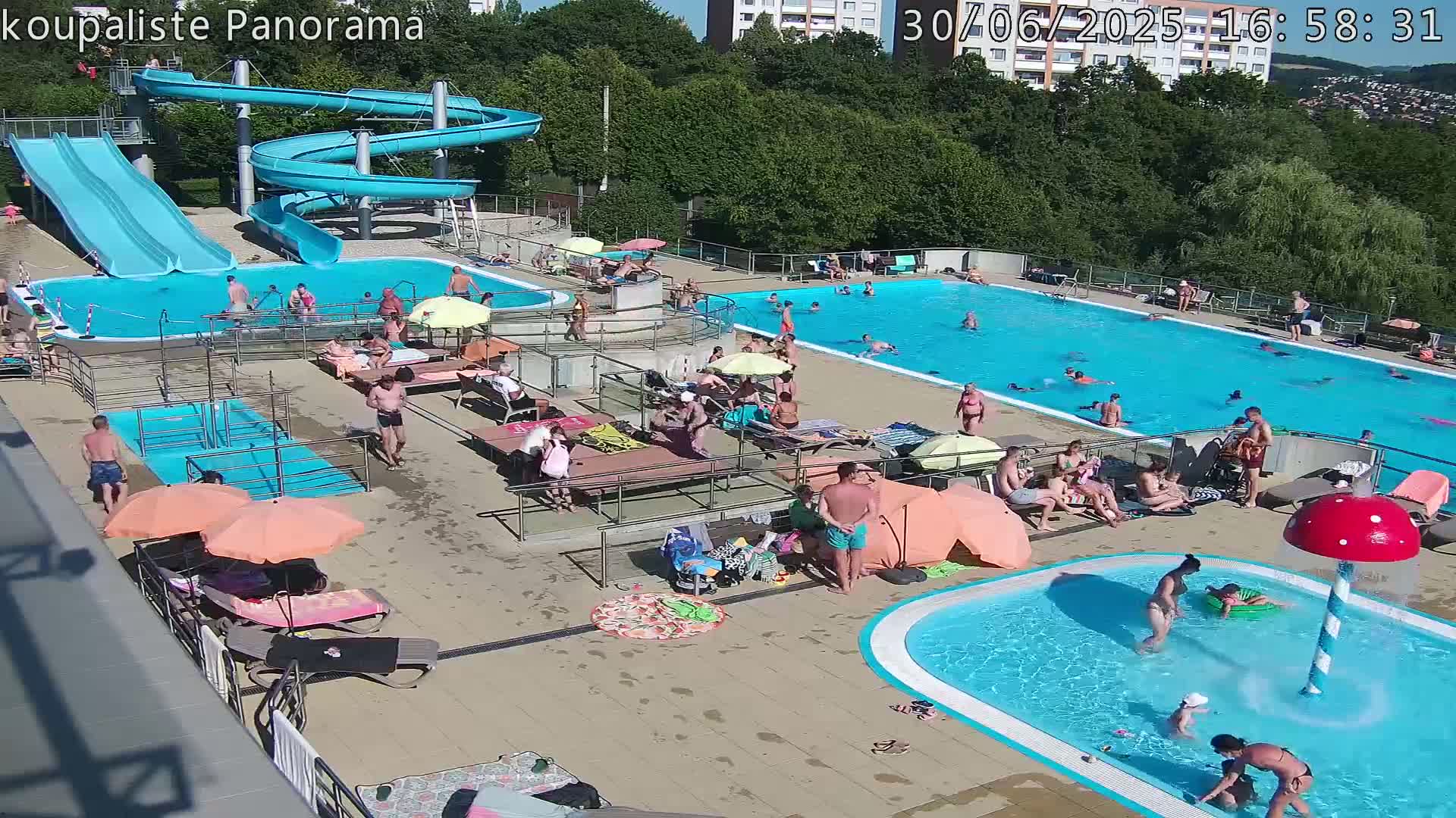 Zlín - Koupaliště Panorama Swimming Pool & Aquapark Live Cam - Zlin 5, Zlin, Czechia