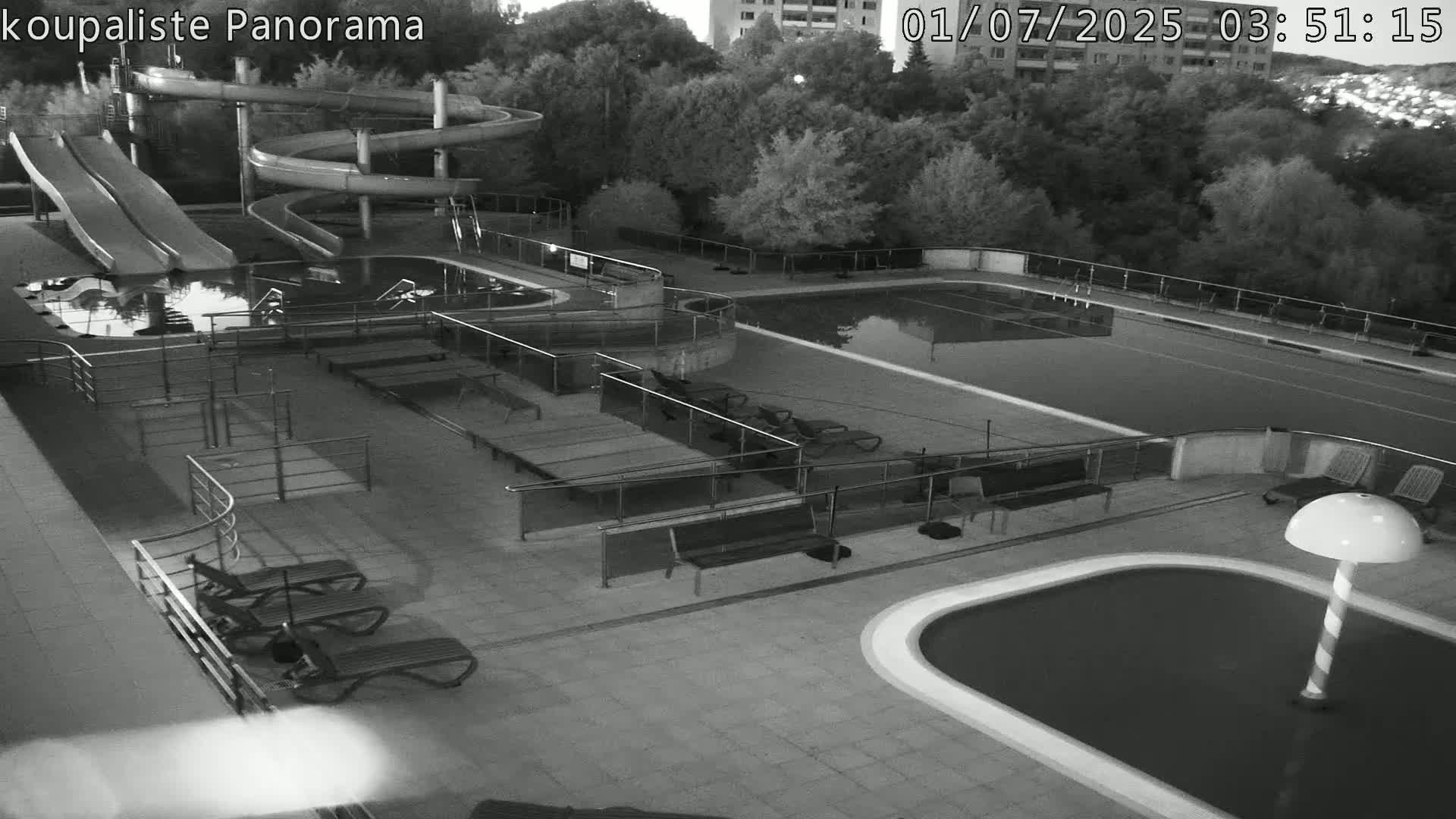 Zlín - Koupaliště Panorama Swimming Pool & Aquapark Live Cam - Zlin 5, Zlin, Czechia