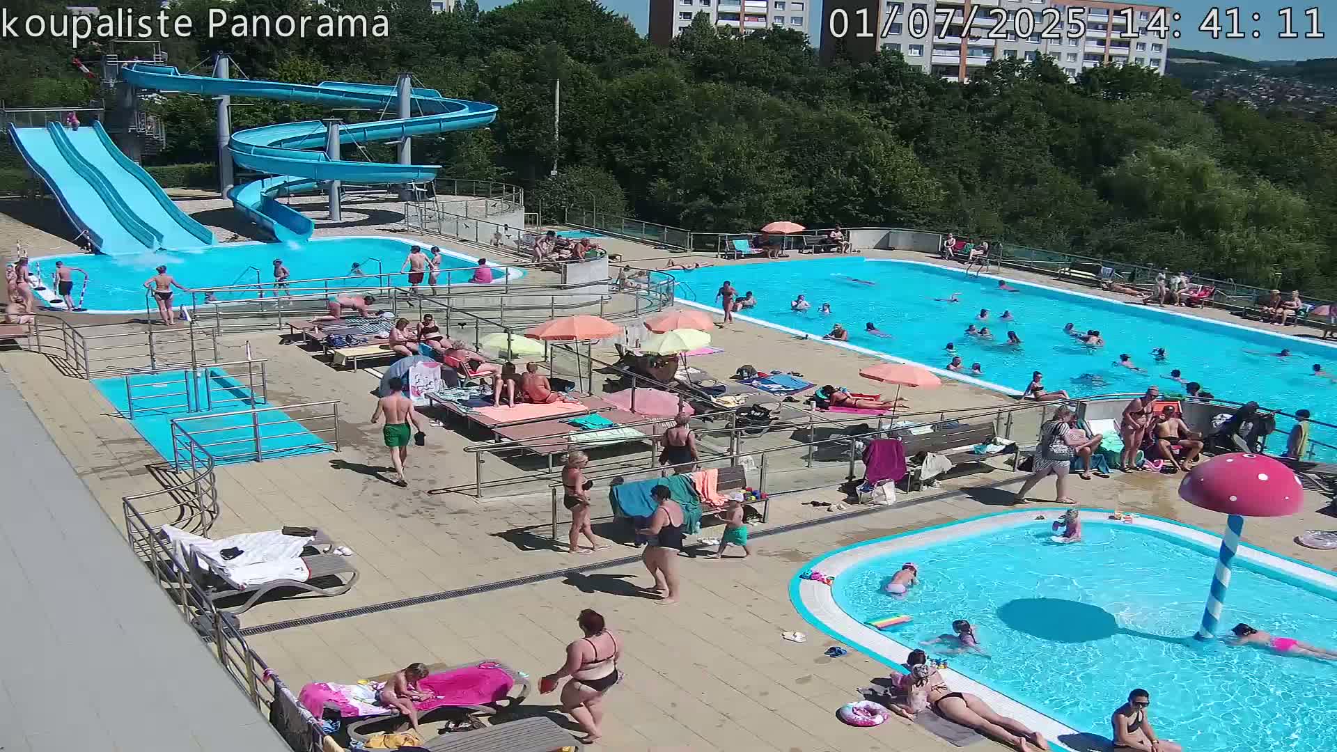 Zlín - Koupaliště Panorama Swimming Pool & Aquapark Live Cam - Zlin 5, Zlin, Czechia