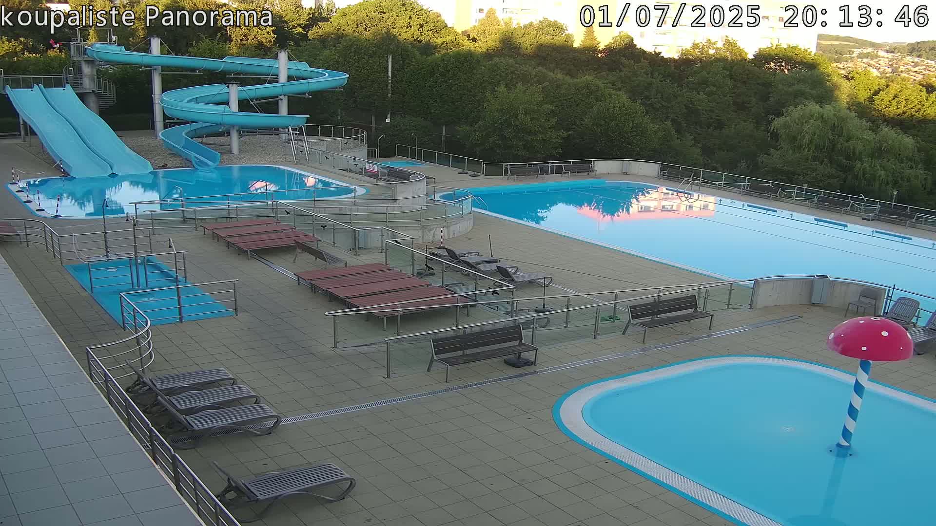 Zlín - Koupaliště Panorama Swimming Pool & Aquapark Live Cam - Zlin 5, Zlin, Czechia