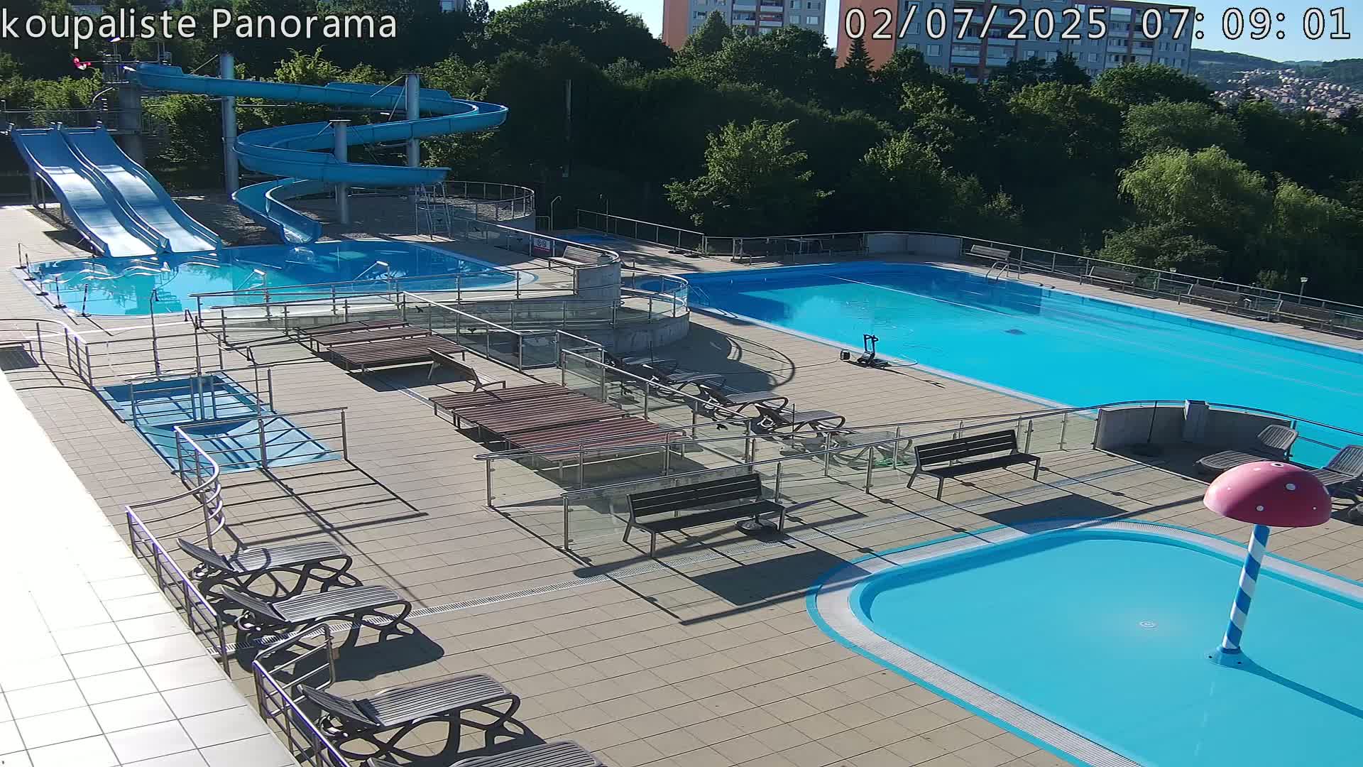 Zlín - Koupaliště Panorama Swimming Pool & Aquapark Live Cam - Zlin 5, Zlin, Czechia