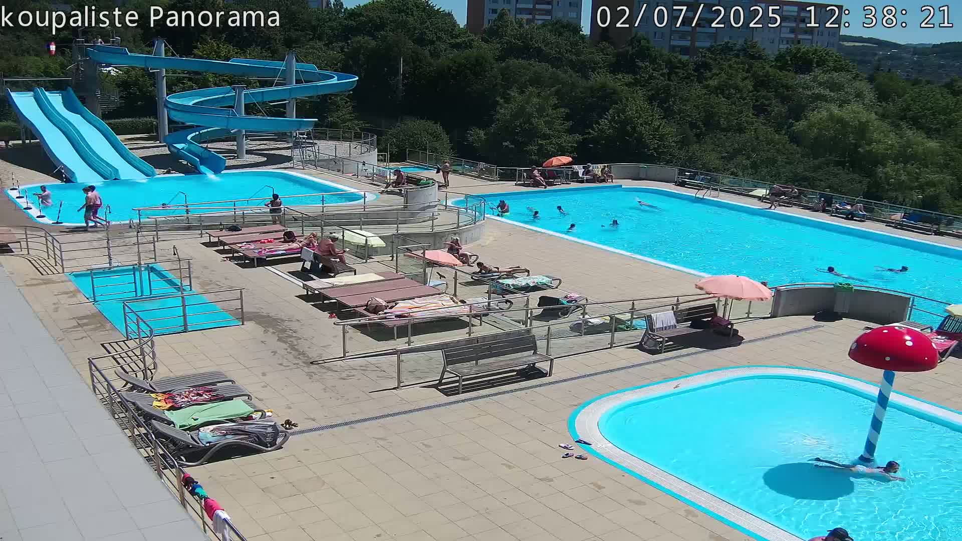 Zlín - Koupaliště Panorama Swimming Pool & Aquapark Live Cam - Zlin 5, Zlin, Czechia