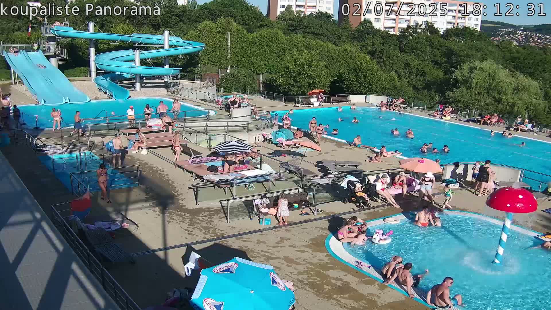 Zlín - Koupaliště Panorama Swimming Pool & Aquapark Live Cam - Zlin 5, Zlin, Czechia