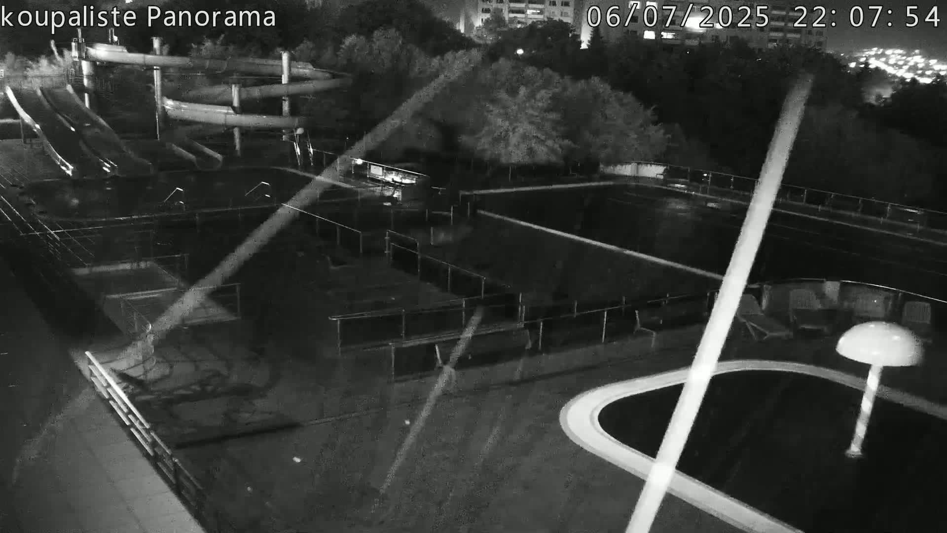 Zlín - Koupaliště Panorama Swimming Pool & Aquapark Live Cam - Zlin 5, Zlin, Czechia