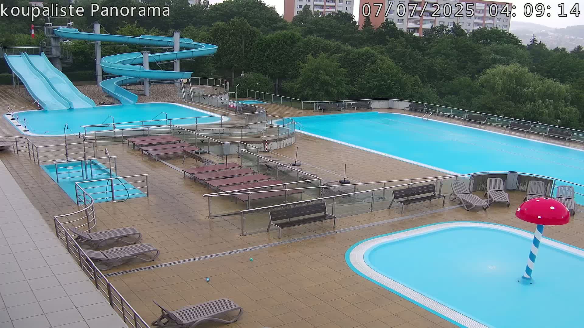 Zlín - Koupaliště Panorama Swimming Pool & Aquapark Live Cam - Zlin 5, Zlin, Czechia