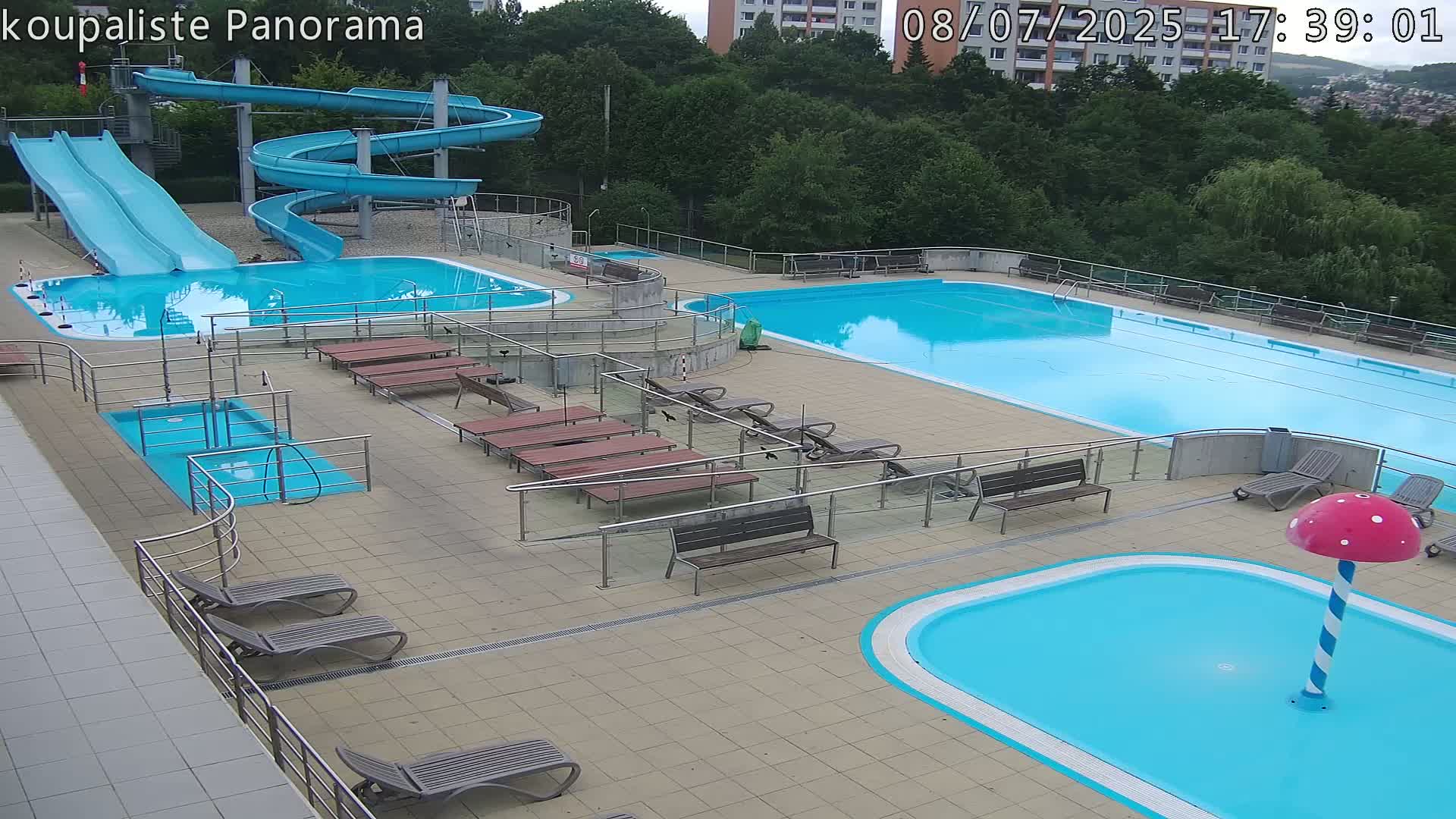 Zlín - Koupaliště Panorama Swimming Pool & Aquapark Live Cam - Zlin 5, Zlin, Czechia