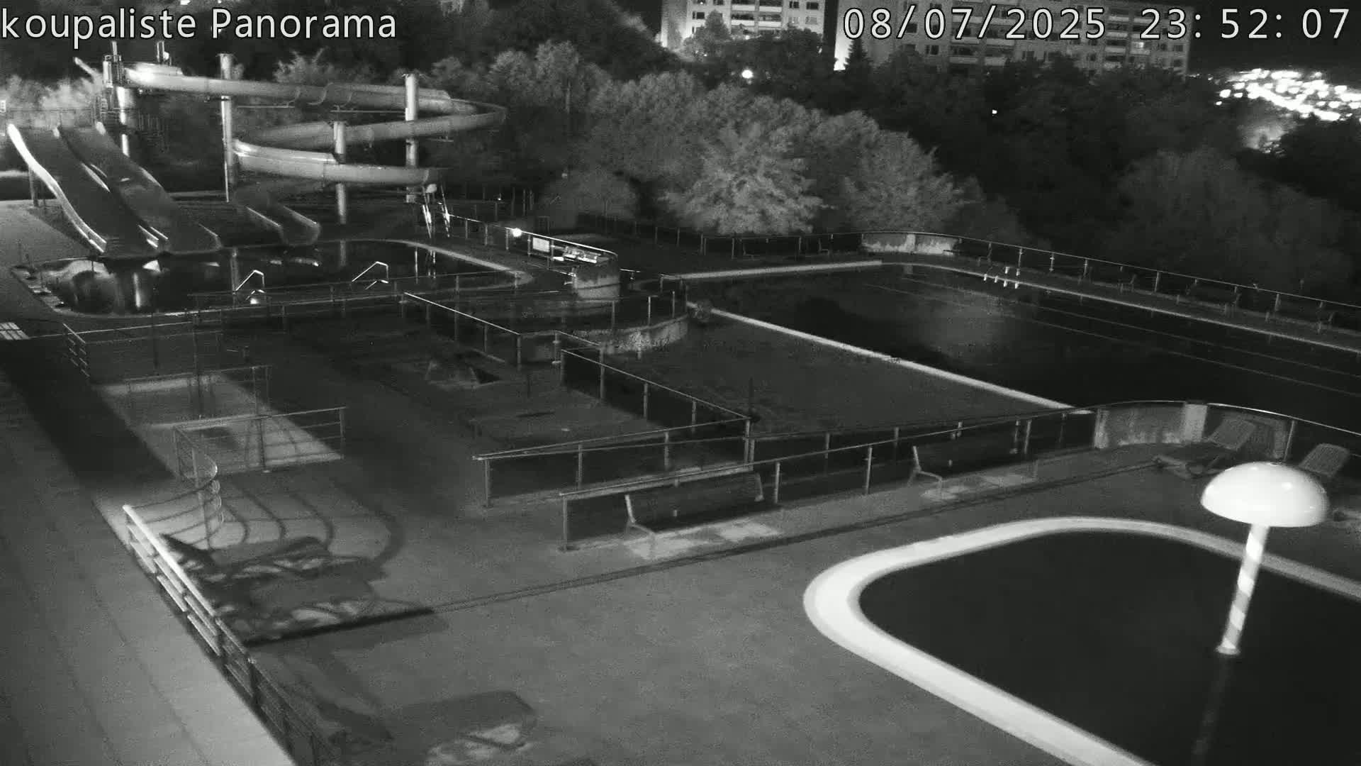 Zlín - Koupaliště Panorama Swimming Pool & Aquapark Live Cam - Zlin 5, Zlin, Czechia