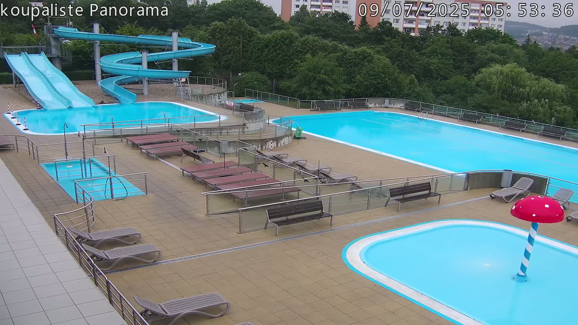 Zlín - Koupaliště Panorama Swimming Pool & Aquapark Live Cam - Zlin 5, Zlin, Czechia