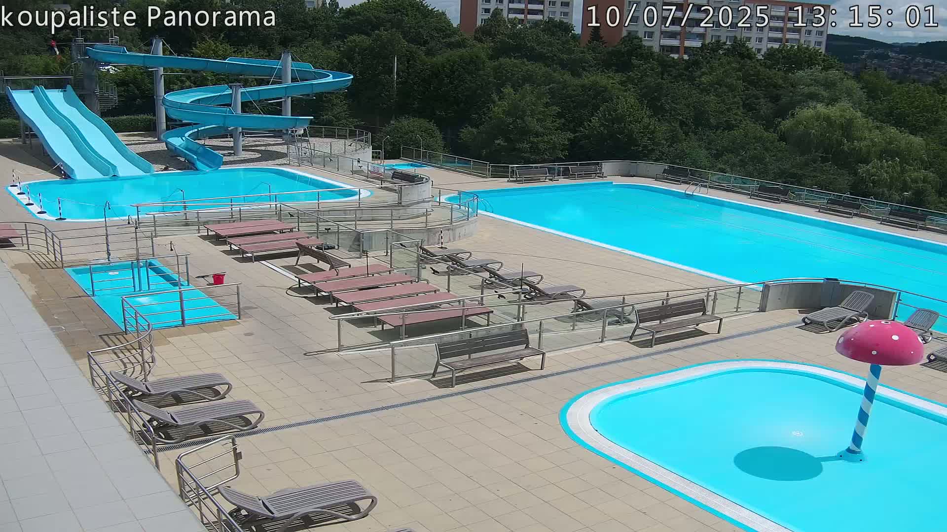 Zlín - Koupaliště Panorama Swimming Pool & Aquapark Live Cam - Zlin 5, Zlin, Czechia