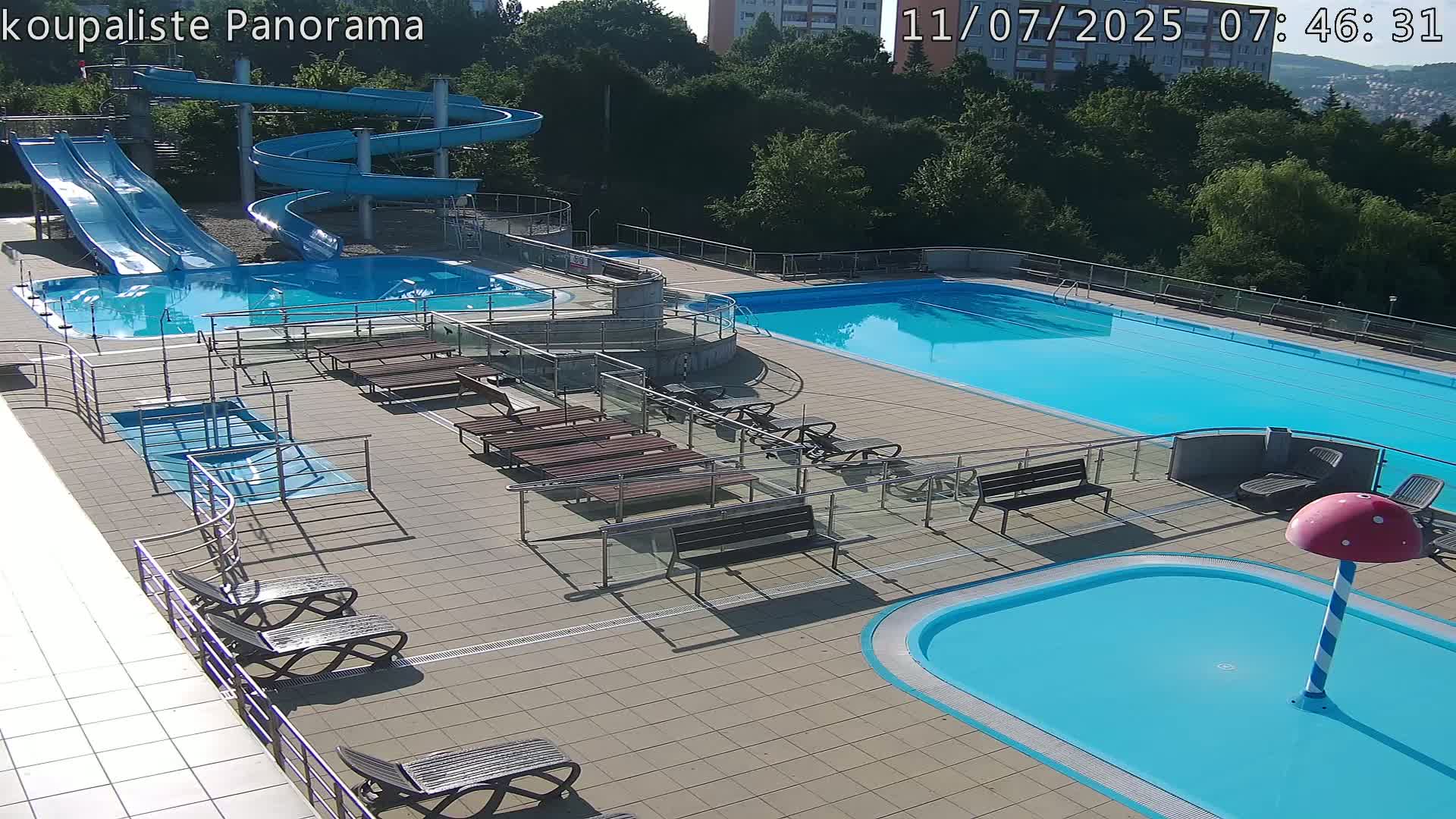 Zlín - Koupaliště Panorama Swimming Pool & Aquapark Live Cam - Zlin 5, Zlin, Czechia