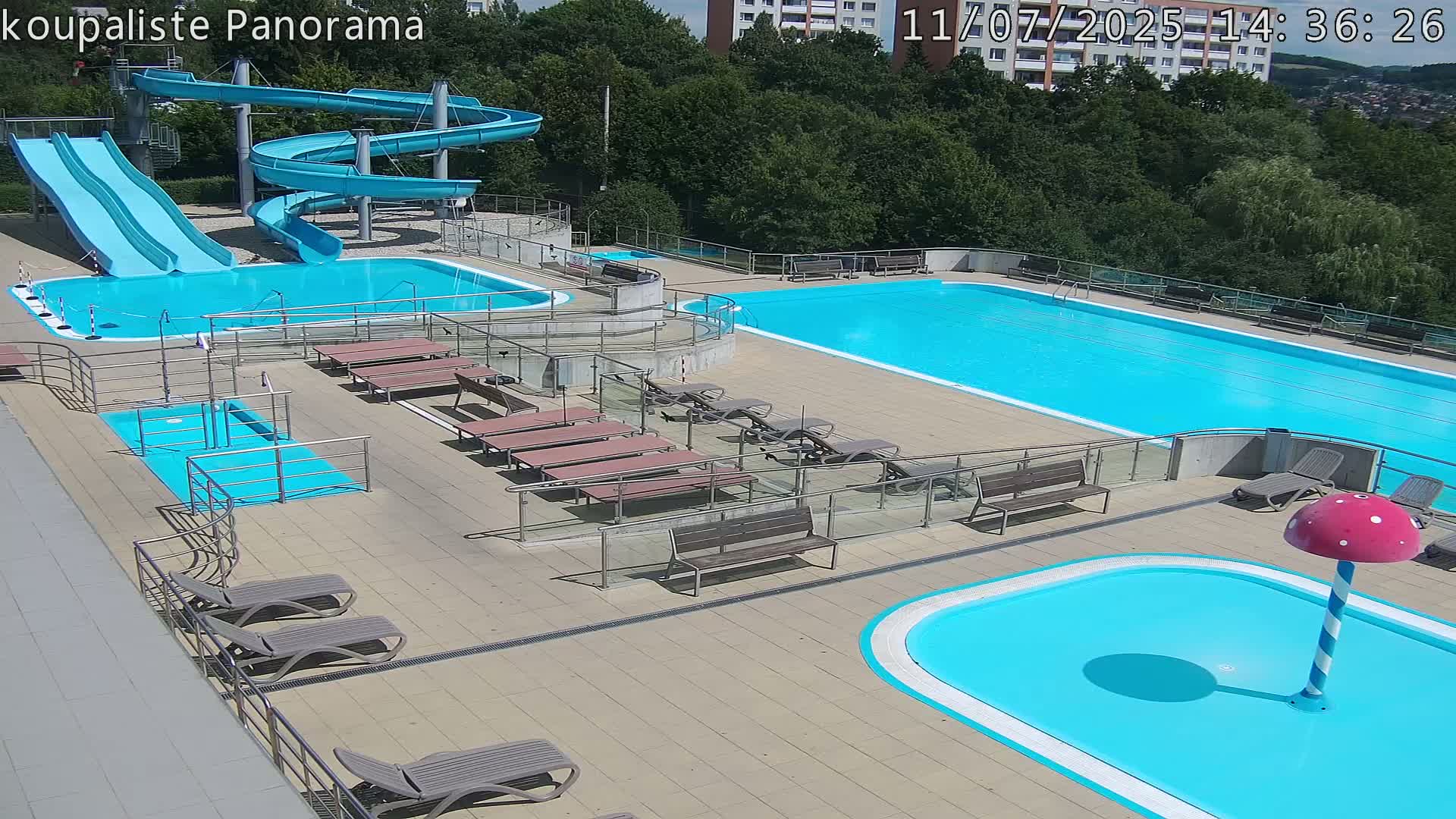 Zlín - Koupaliště Panorama Swimming Pool & Aquapark Live Cam - Zlin 5, Zlin, Czechia