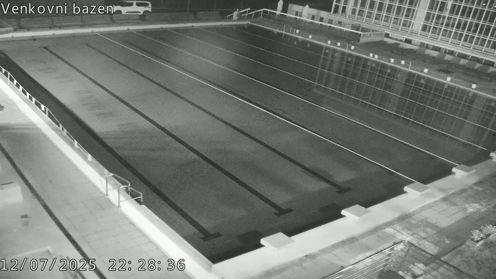 Zlín - Koupaliště Panorama Swimming Pool & Aquapark Live Cam - Zlin 5, Zlin, Czechia