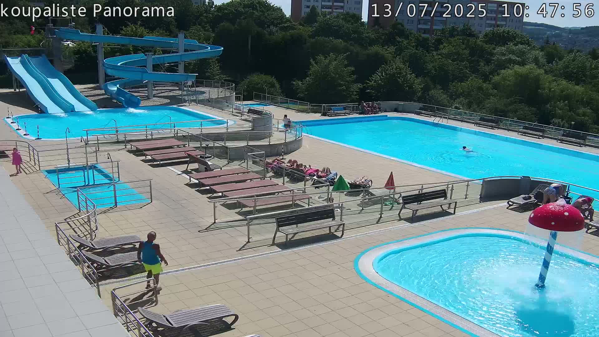 Zlín - Koupaliště Panorama Swimming Pool & Aquapark Live Cam - Zlin 5, Zlin, Czechia