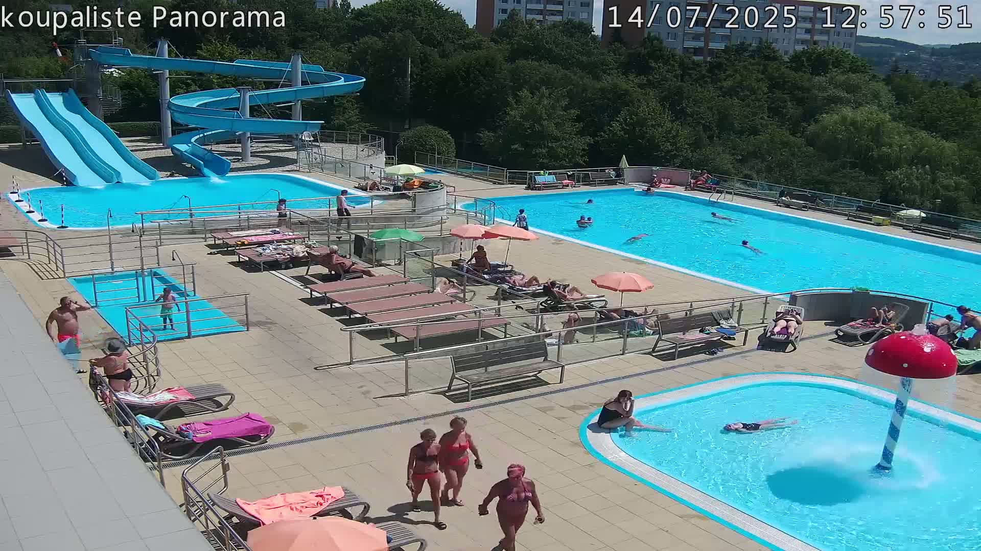 Zlín - Koupaliště Panorama Swimming Pool & Aquapark Live Cam - Zlin 5, Zlin, Czechia