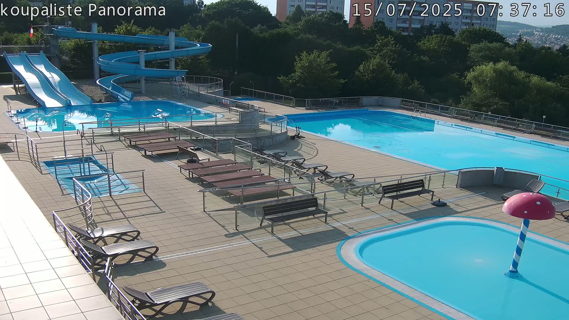 Zlín - Koupaliště Panorama Swimming Pool & Aquapark Live Cam - Zlin 5, Zlin, Czechia