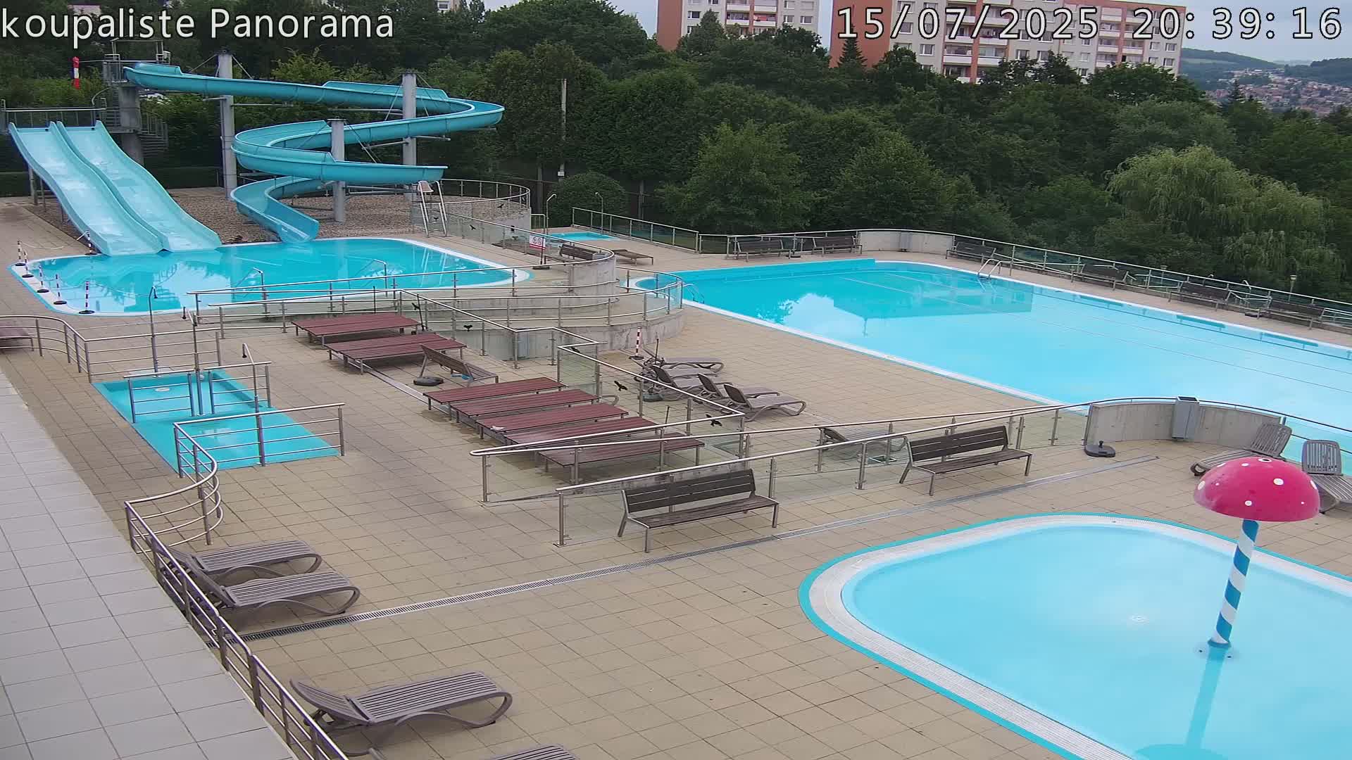 Zlín - Koupaliště Panorama Swimming Pool & Aquapark Live Cam - Zlin 5, Zlin, Czechia