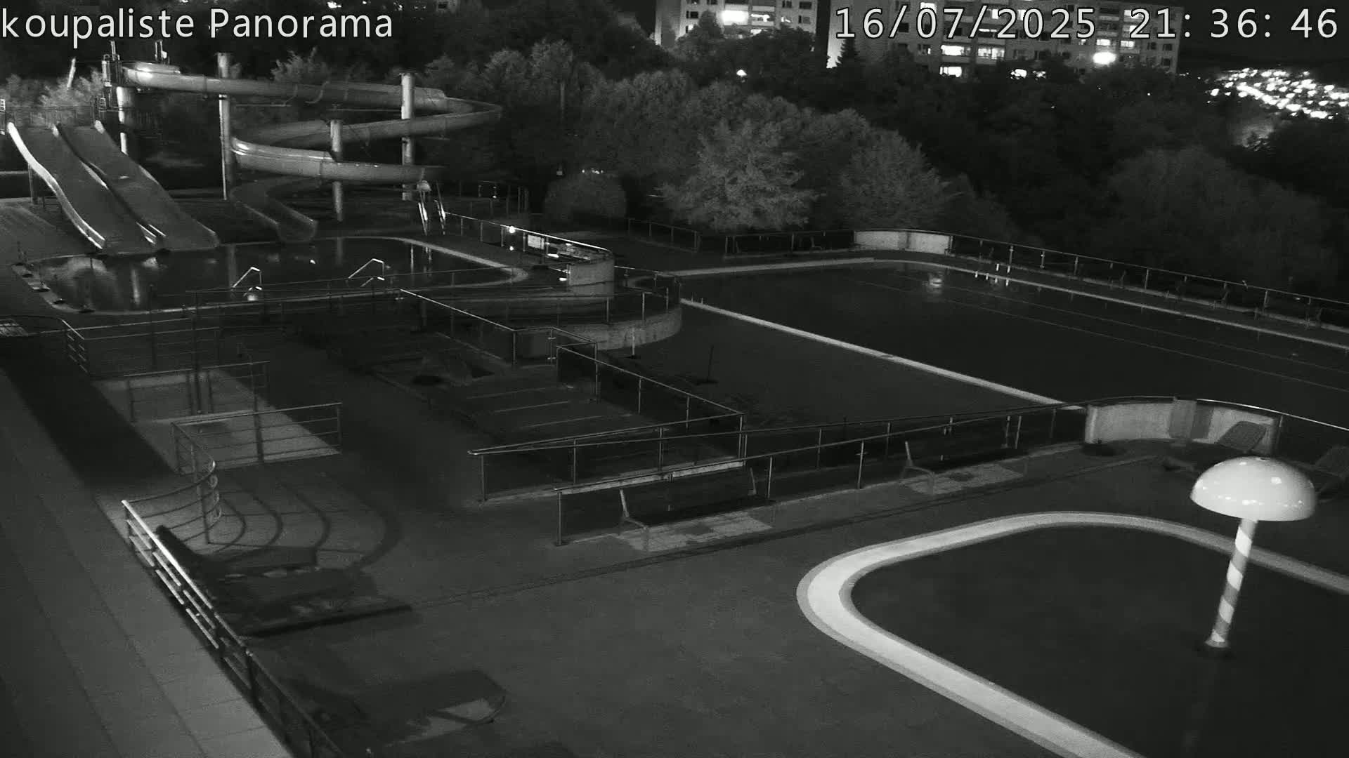 Zlín - Koupaliště Panorama Swimming Pool & Aquapark Live Cam - Zlin 5, Zlin, Czechia