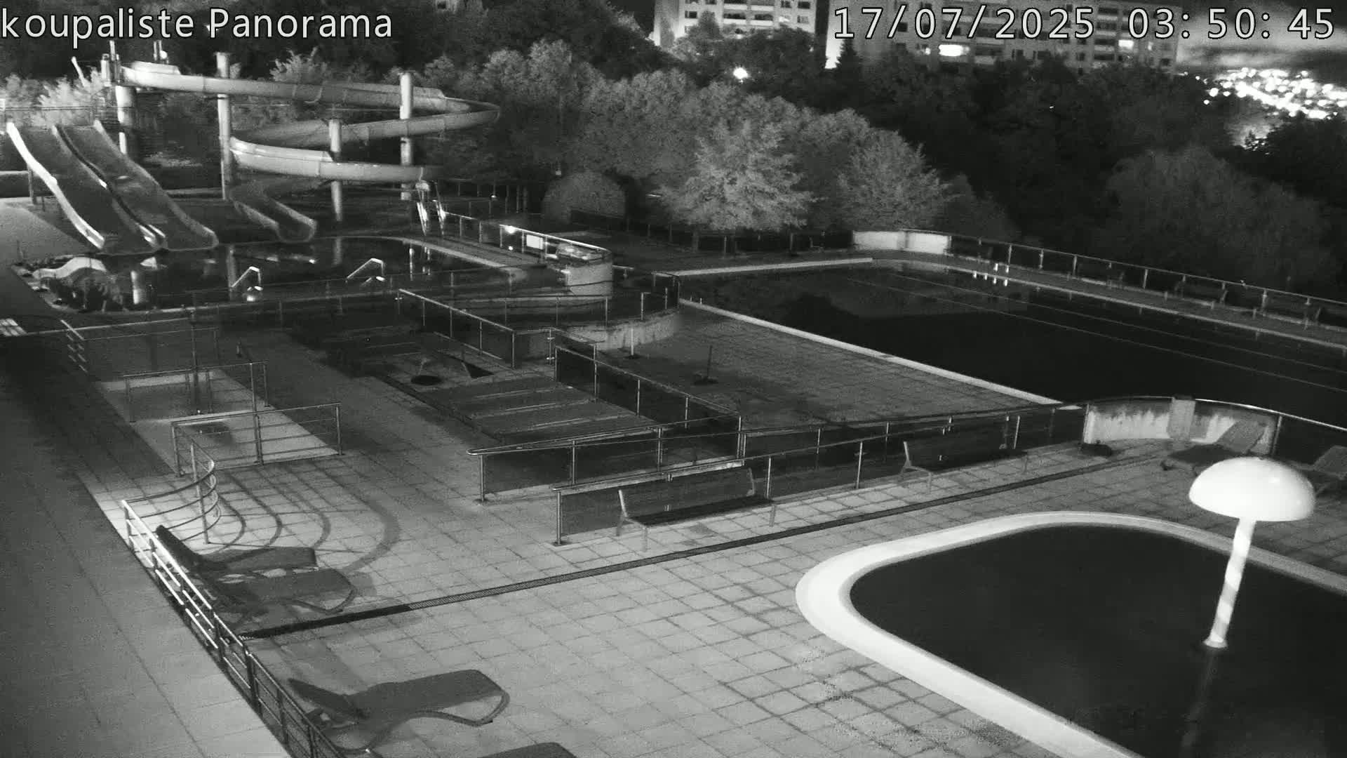 Zlín - Koupaliště Panorama Swimming Pool & Aquapark Live Cam - Zlin 5, Zlin, Czechia