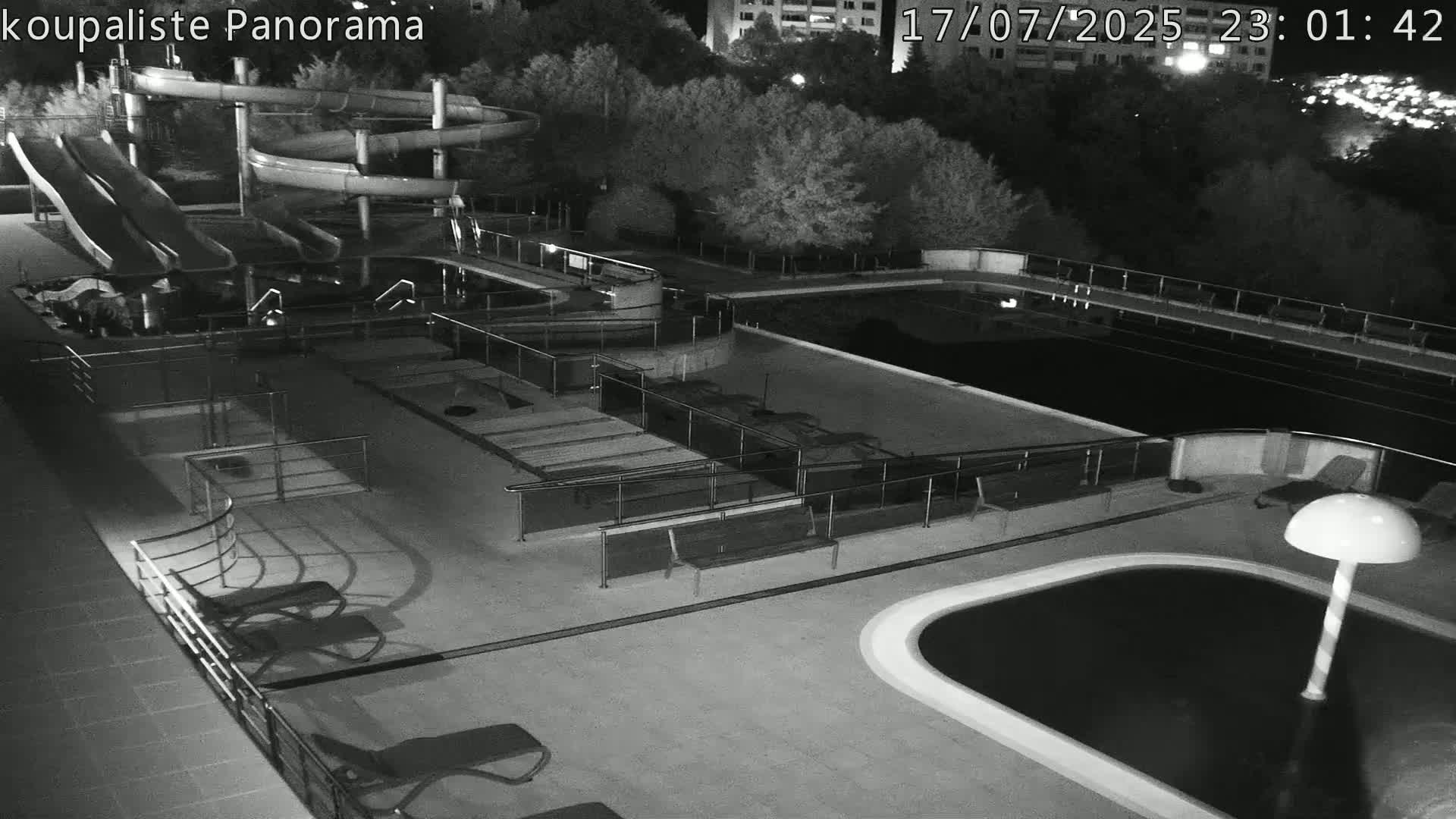 Zlín - Koupaliště Panorama Swimming Pool & Aquapark Live Cam - Zlin 5, Zlin, Czechia