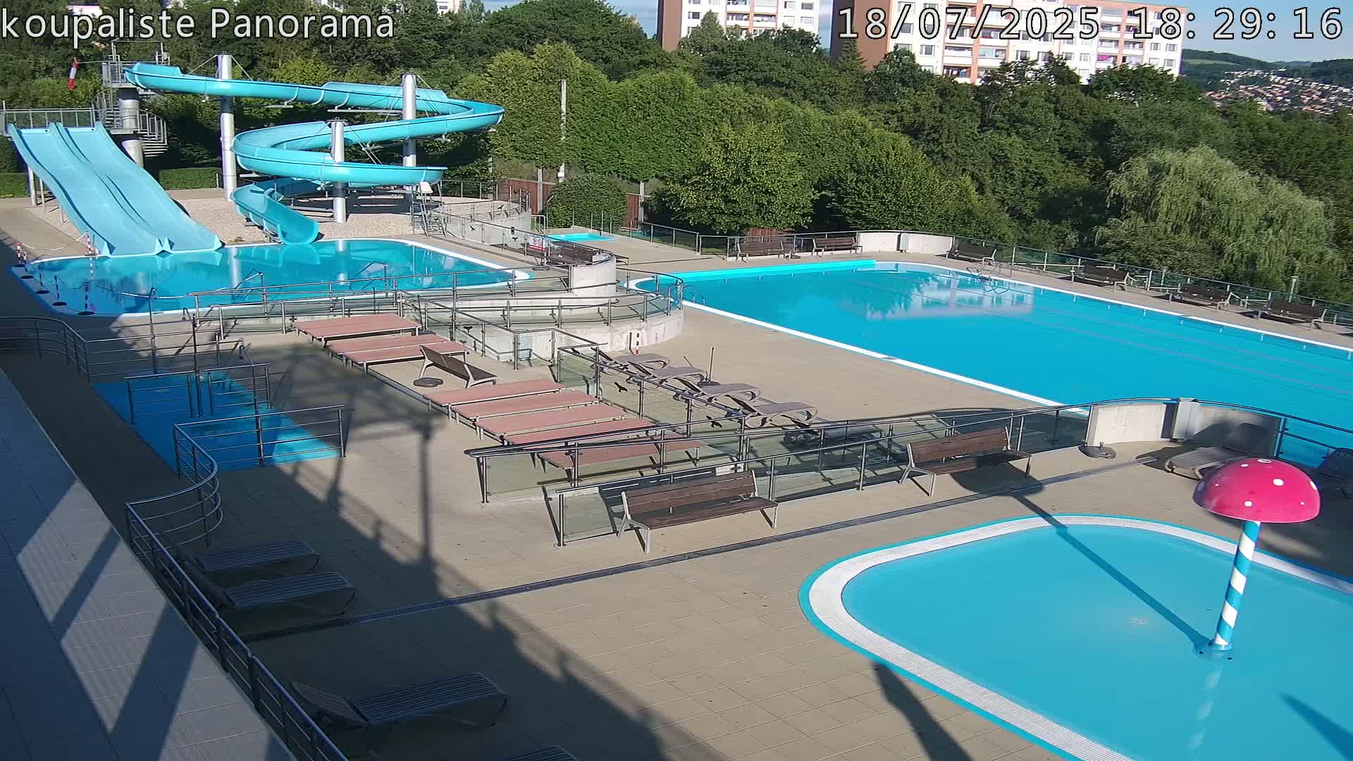 Zlín - Koupaliště Panorama Swimming Pool & Aquapark Live Cam - Zlin 5, Zlin, Czechia