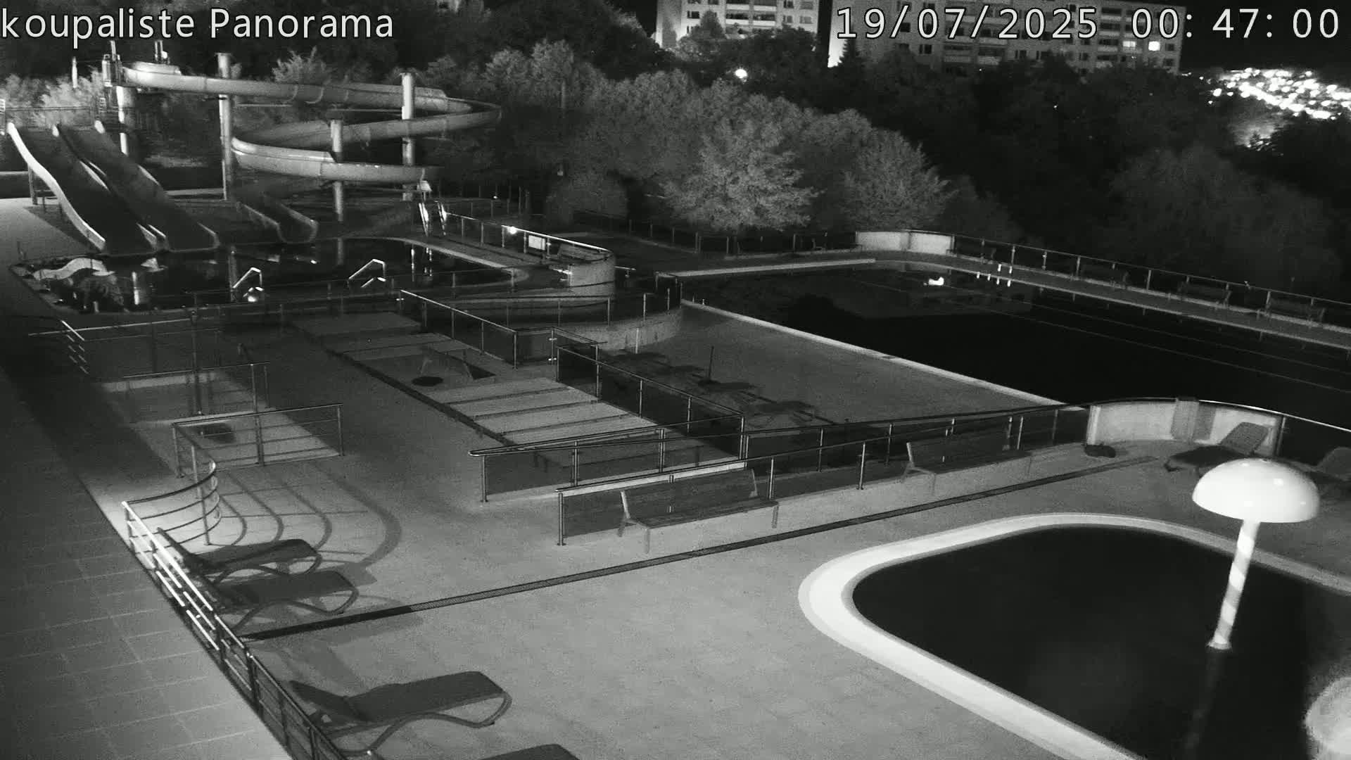Zlín - Koupaliště Panorama Swimming Pool & Aquapark Live Cam - Zlin 5, Zlin, Czechia