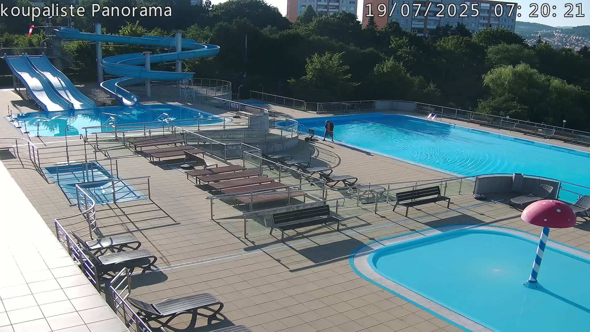 Zlín - Koupaliště Panorama Swimming Pool & Aquapark Live Cam - Zlin 5, Zlin, Czechia