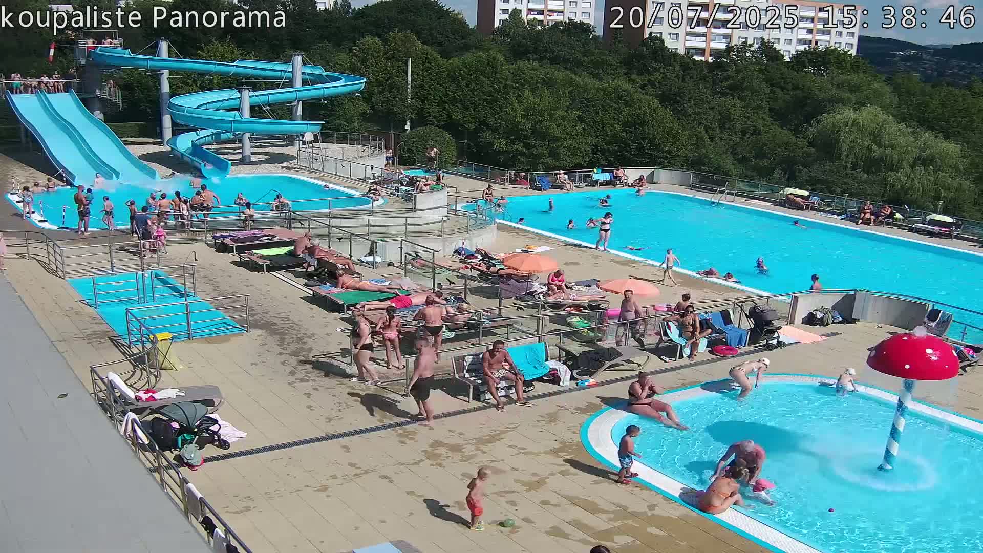 Zlín - Koupaliště Panorama Swimming Pool & Aquapark Live Cam - Zlin 5, Zlin, Czechia