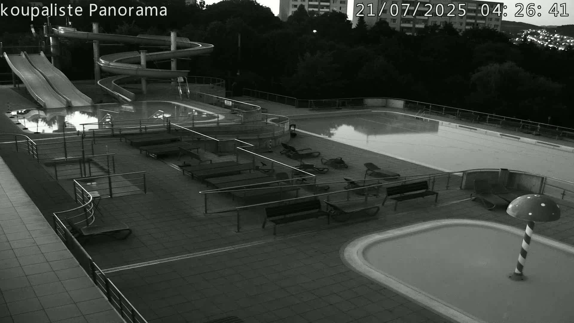 Zlín - Koupaliště Panorama Swimming Pool & Aquapark Live Cam - Zlin 5, Zlin, Czechia