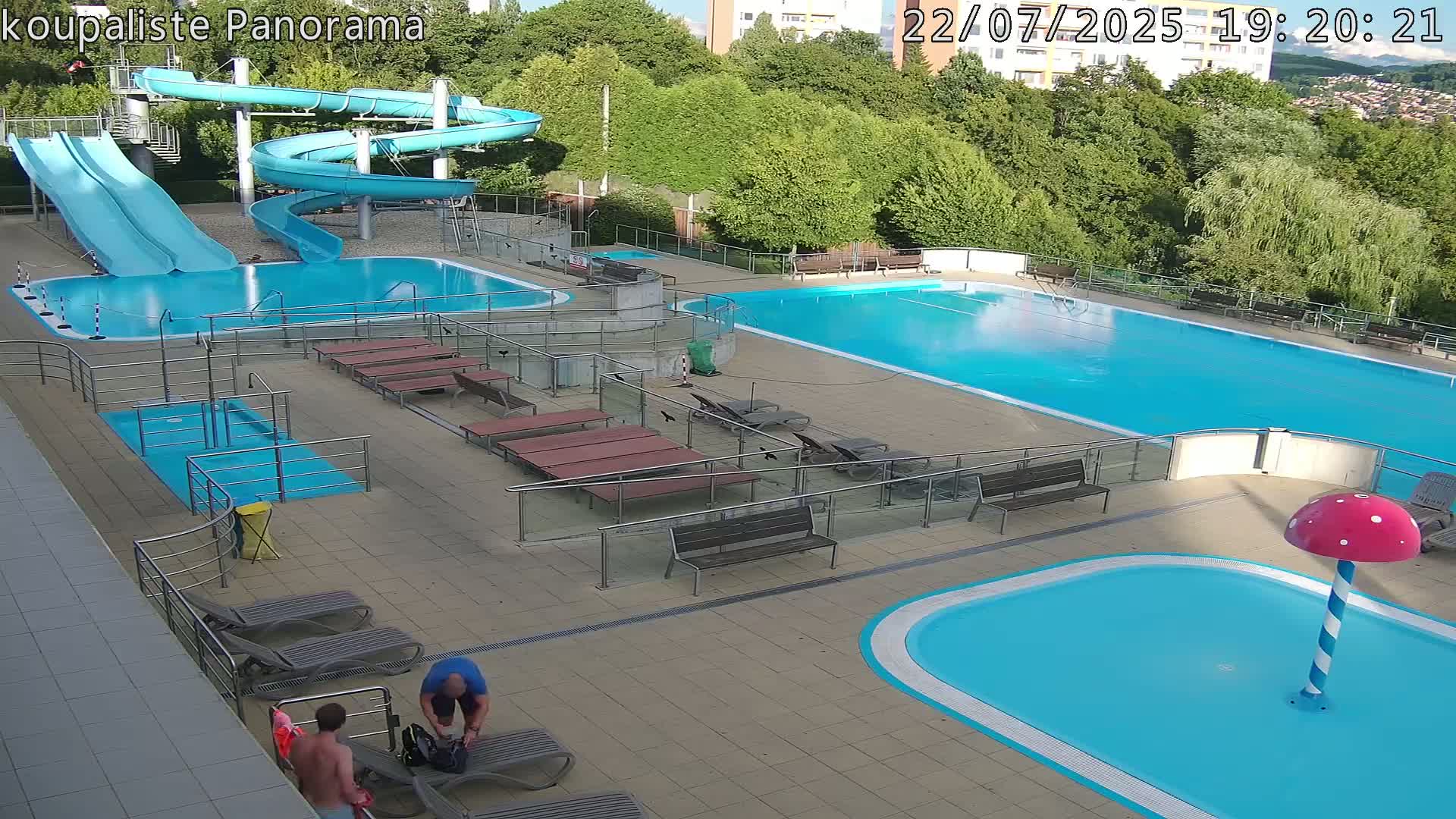 Zlín - Koupaliště Panorama Swimming Pool & Aquapark Live Cam - Zlin 5, Zlin, Czechia