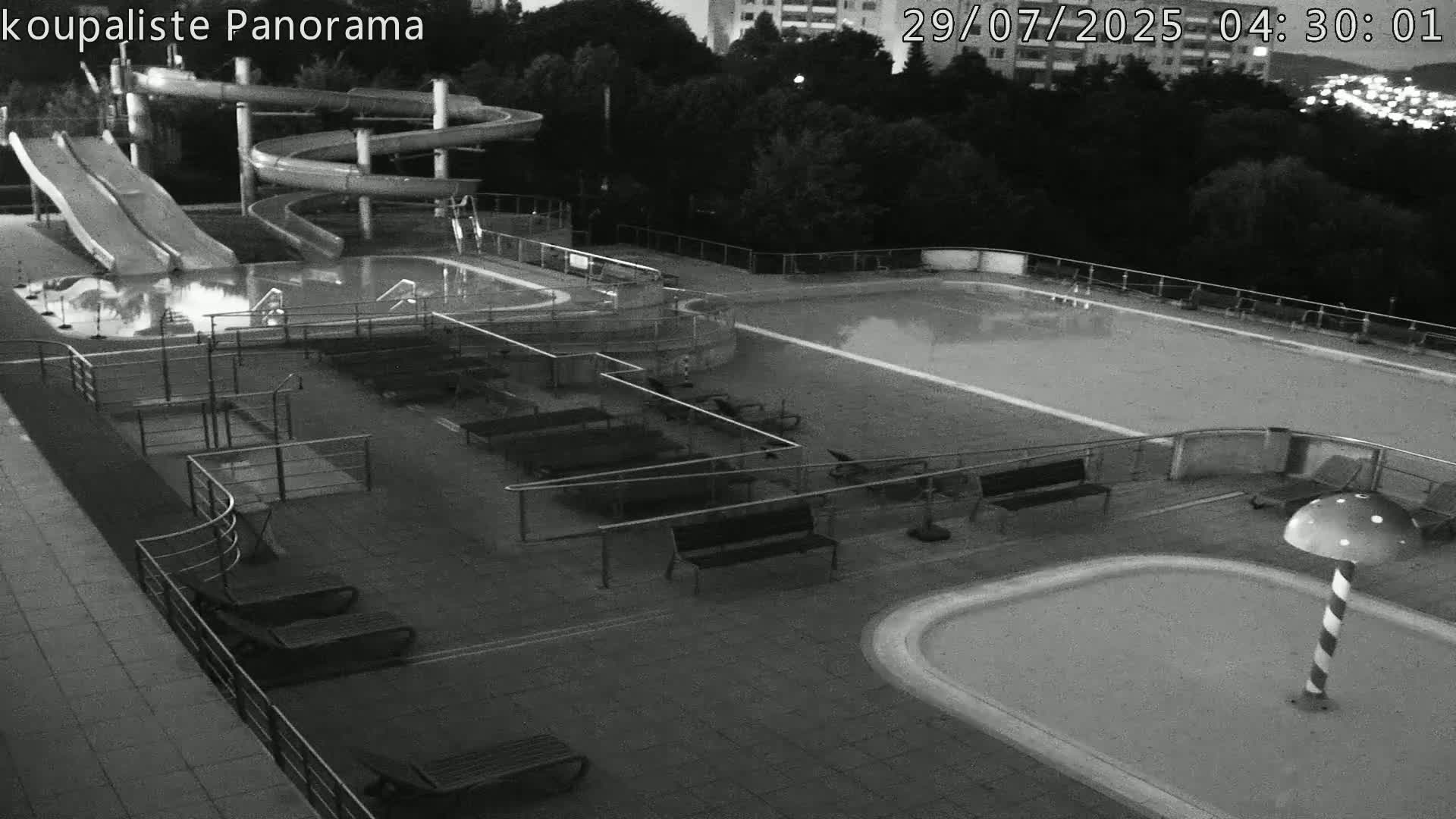 Zlín - Koupaliště Panorama Swimming Pool & Aquapark Live Cam - Zlin 5, Zlin, Czechia