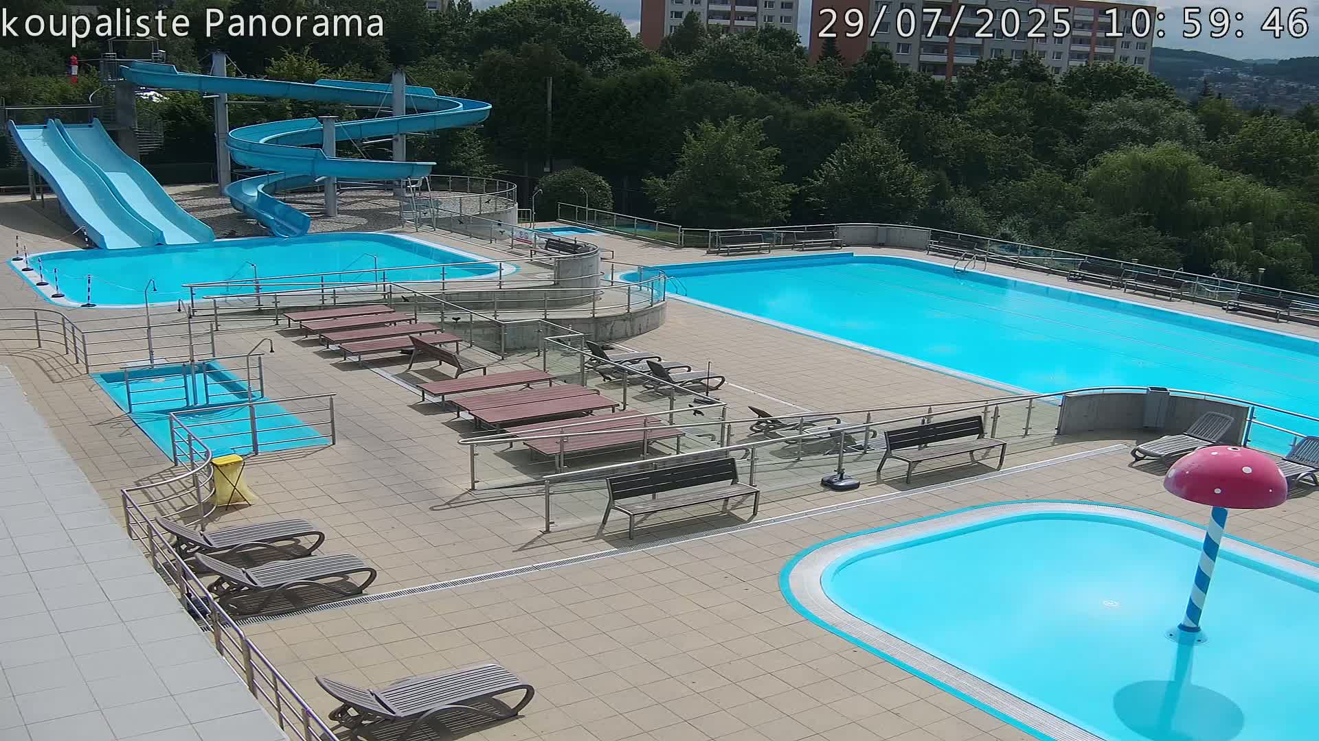Zlín - Koupaliště Panorama Swimming Pool & Aquapark Live Cam - Zlin 5, Zlin, Czechia