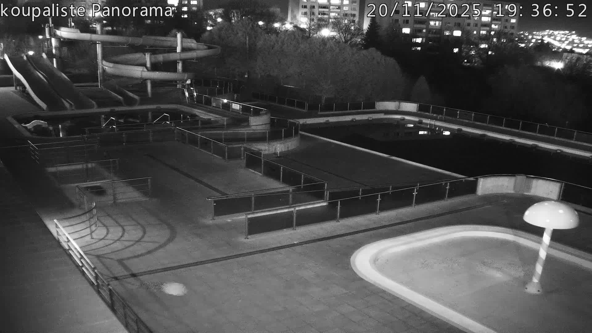 Zlín - Koupaliště Panorama Swimming Pool & Aquapark Live Cam - Zlin 5, Zlin, Czechia