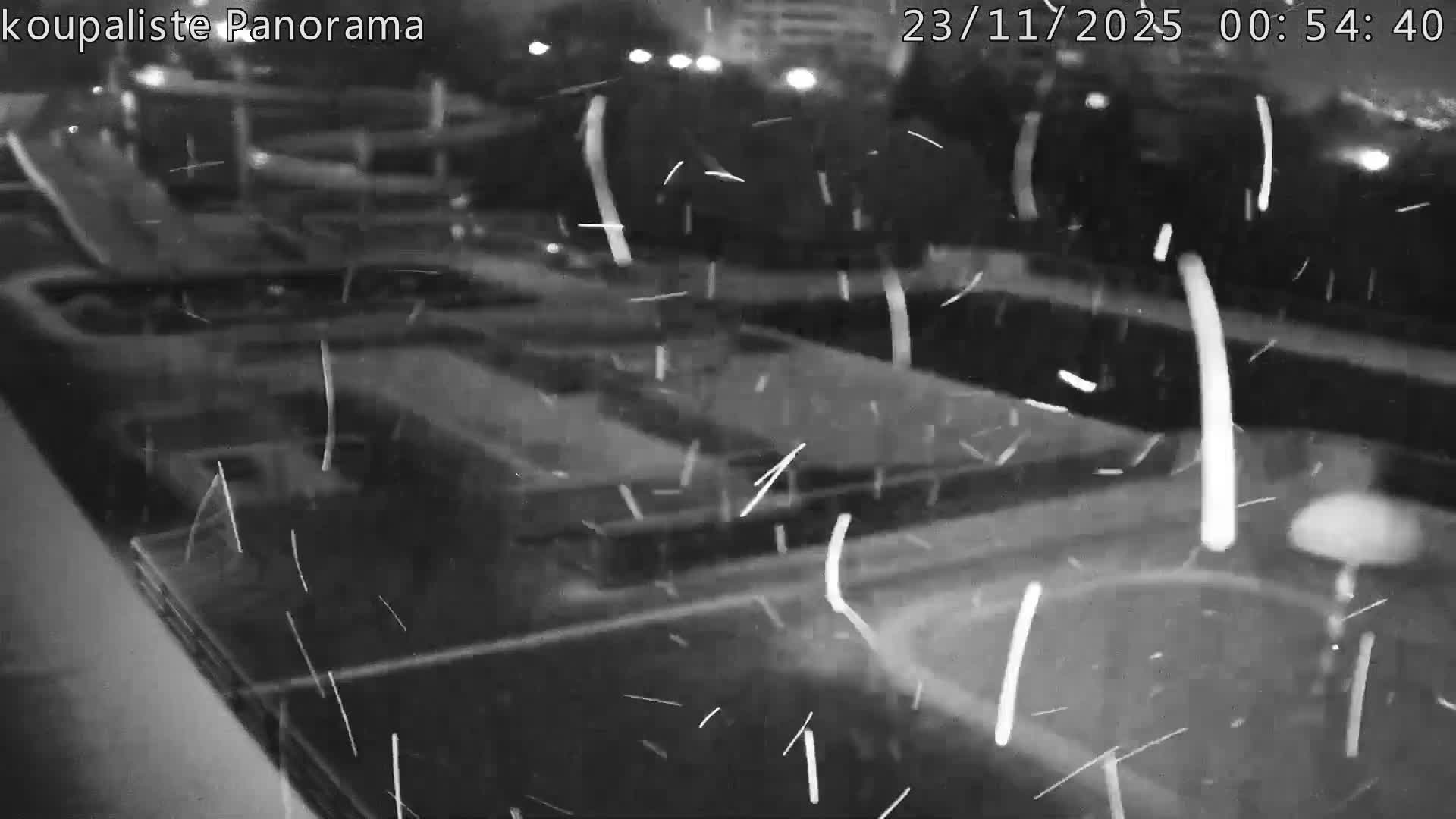 Zlín - Koupaliště Panorama Swimming Pool & Aquapark Live Cam - Zlin 5, Zlin, Czechia