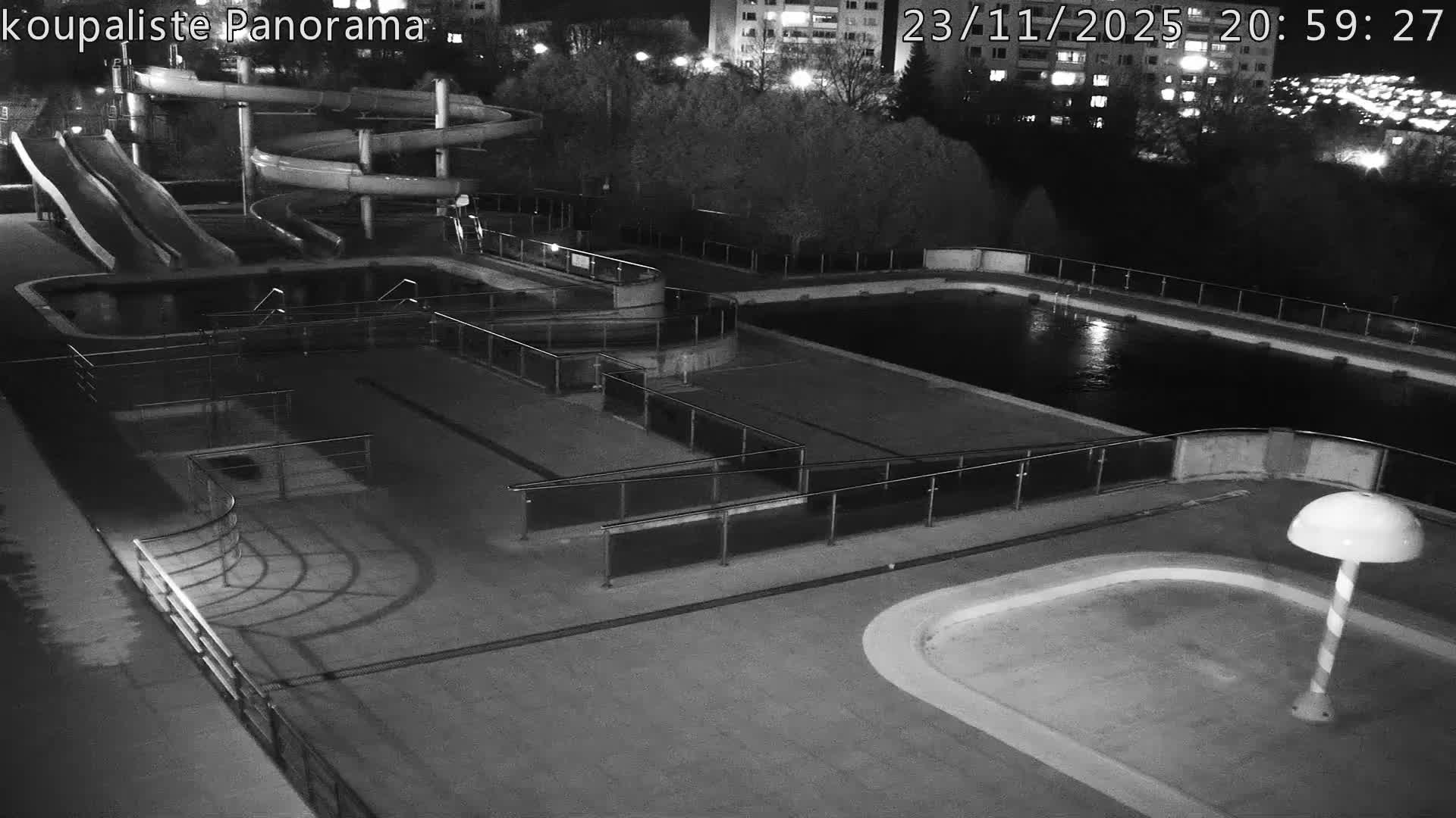 Zlín - Koupaliště Panorama Swimming Pool & Aquapark Live Cam - Zlin 5, Zlin, Czechia