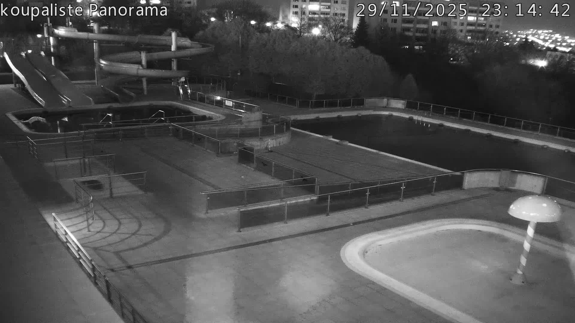 Zlín - Koupaliště Panorama Swimming Pool & Aquapark Live Cam - Zlin 5, Zlin, Czechia