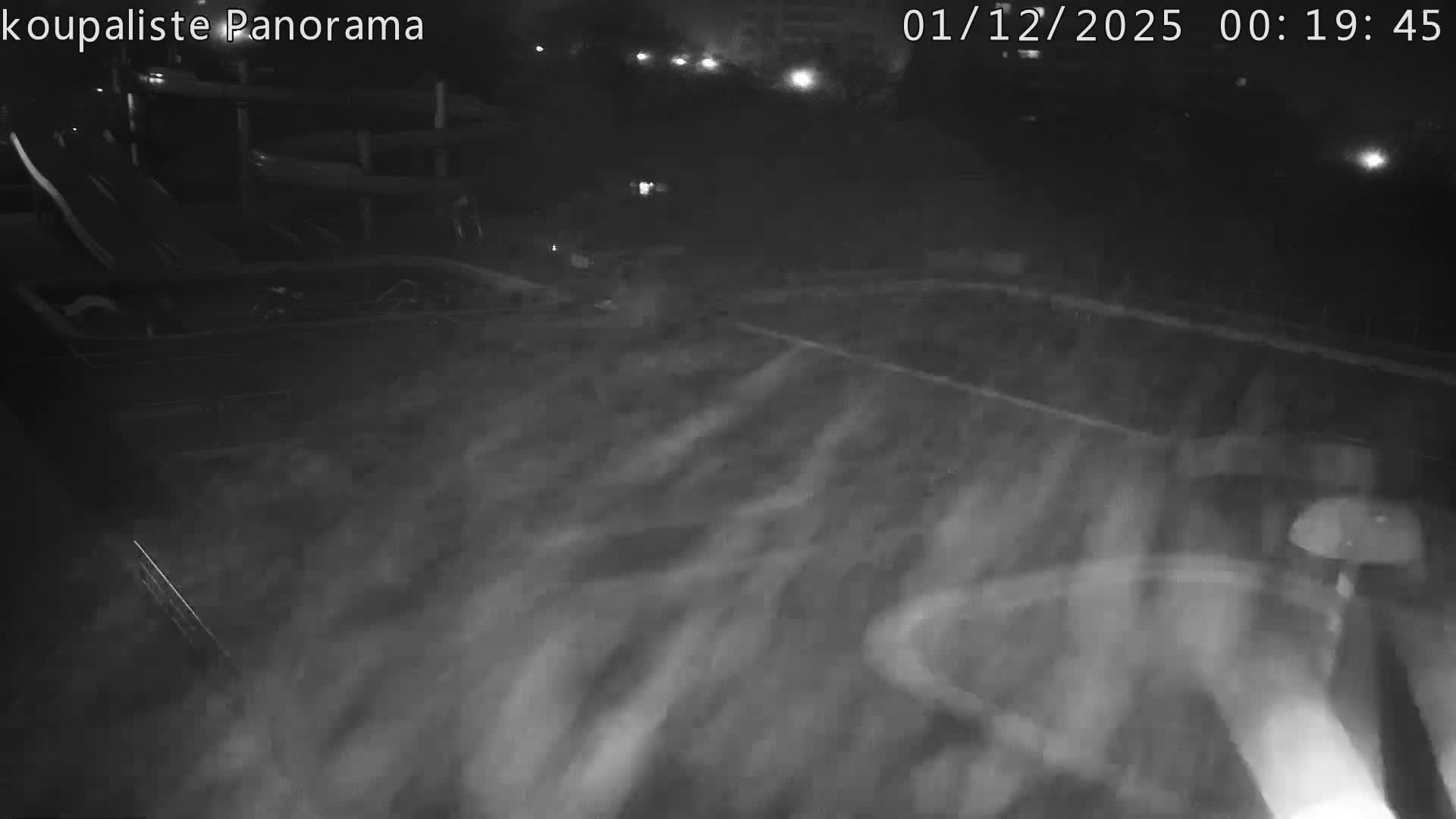 Zlín - Koupaliště Panorama Swimming Pool & Aquapark Live Cam - Zlin 5, Zlin, Czechia