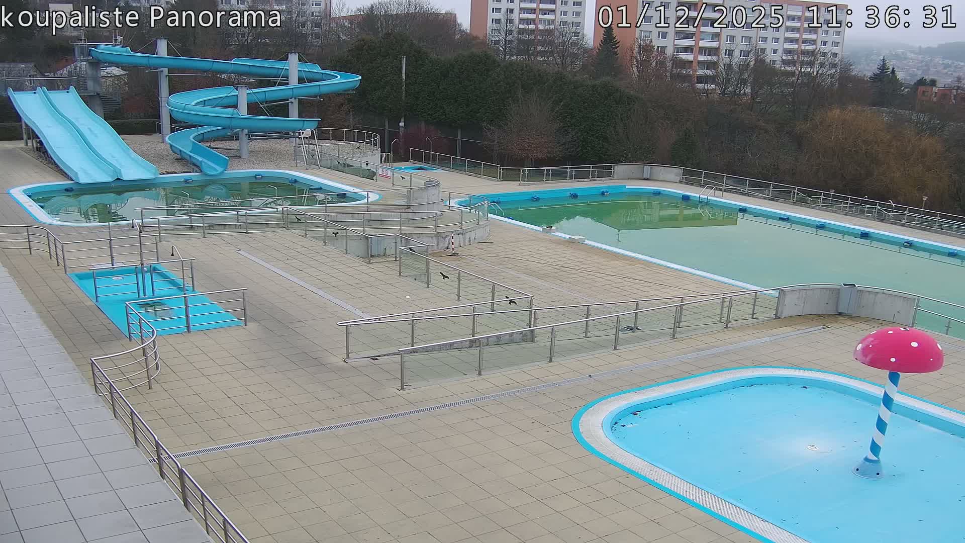 Zlín - Koupaliště Panorama Swimming Pool & Aquapark Live Cam - Zlin 5, Zlin, Czechia