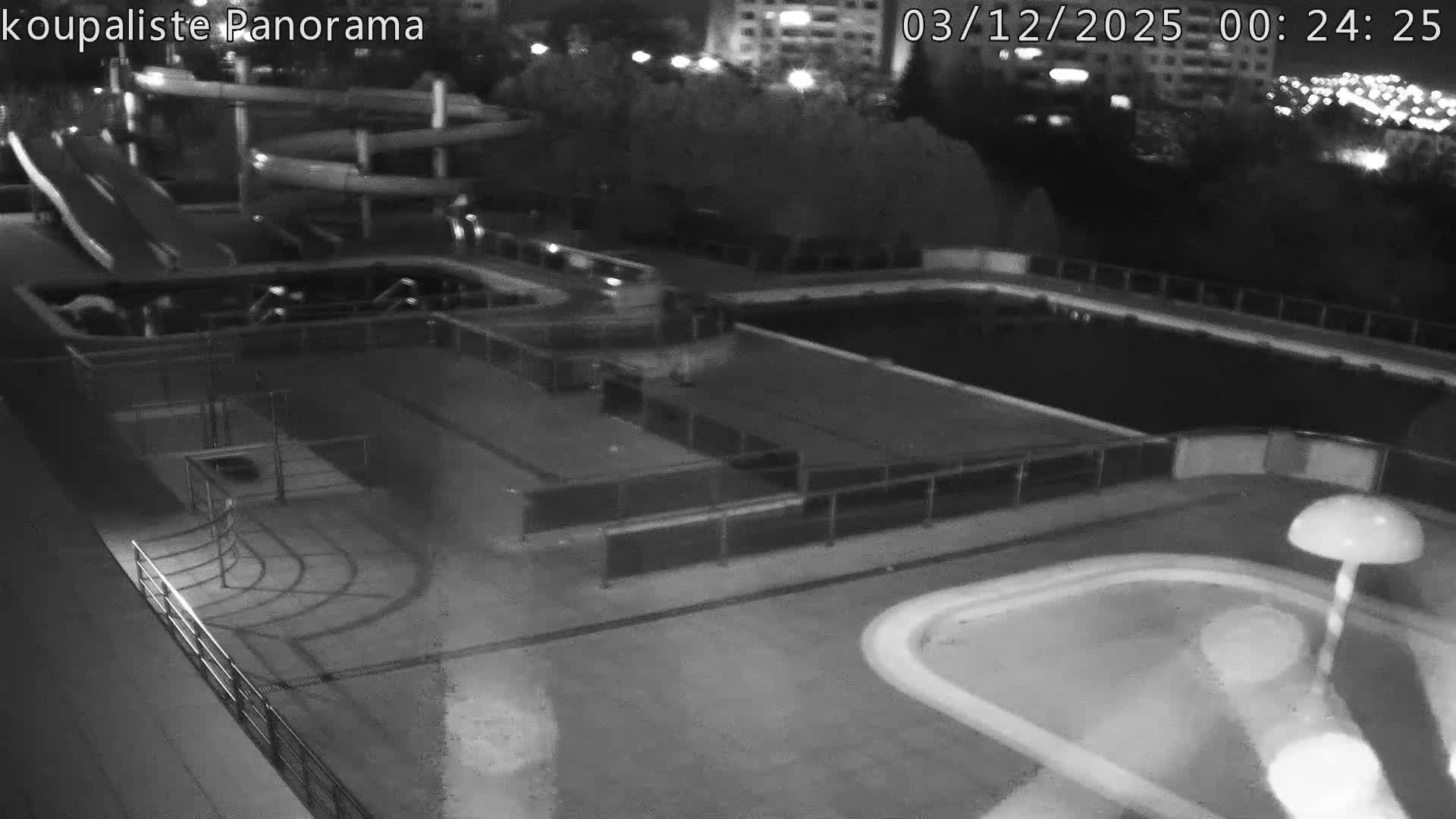 Zlín - Koupaliště Panorama Swimming Pool & Aquapark Live Cam - Zlin 5, Zlin, Czechia