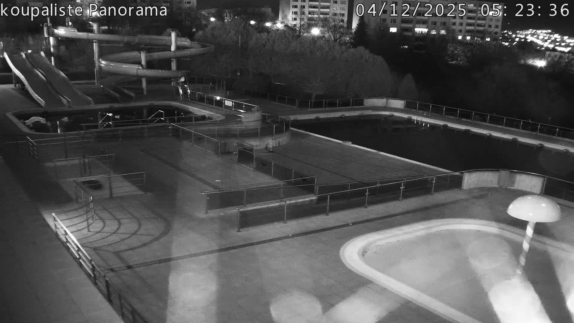 Zlín - Koupaliště Panorama Swimming Pool & Aquapark Live Cam - Zlin 5, Zlin, Czechia