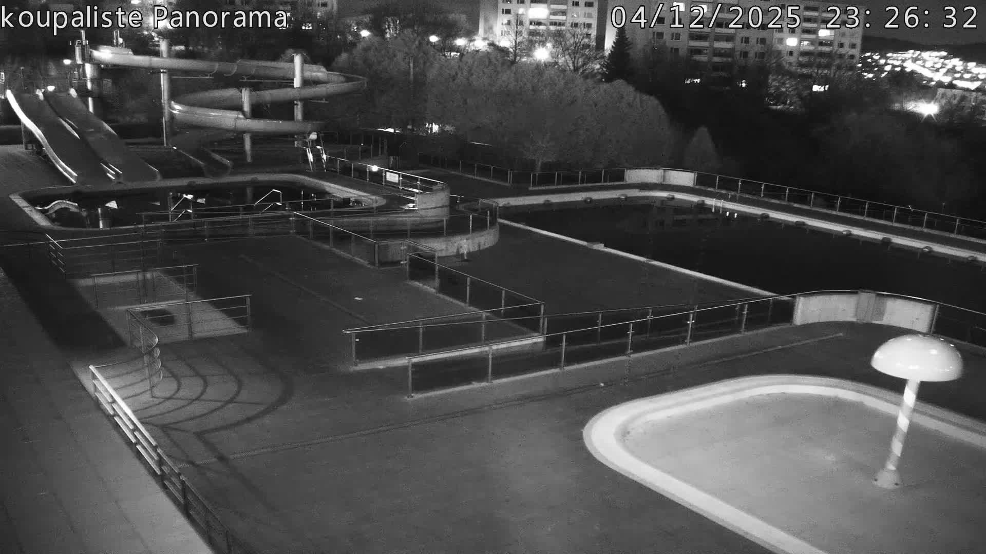 Zlín - Koupaliště Panorama Swimming Pool & Aquapark Live Cam - Zlin 5, Zlin, Czechia