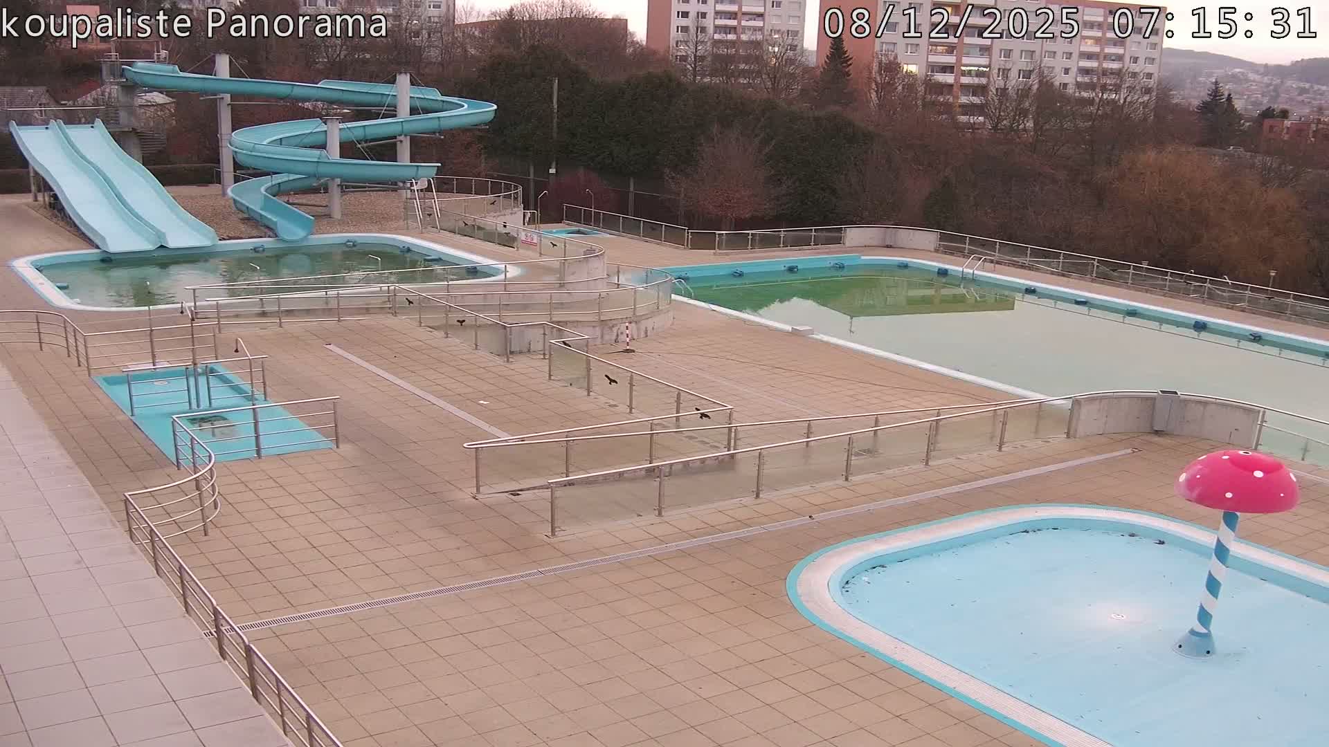 Zlín - Koupaliště Panorama Swimming Pool & Aquapark Live Cam - Zlin 5, Zlin, Czechia