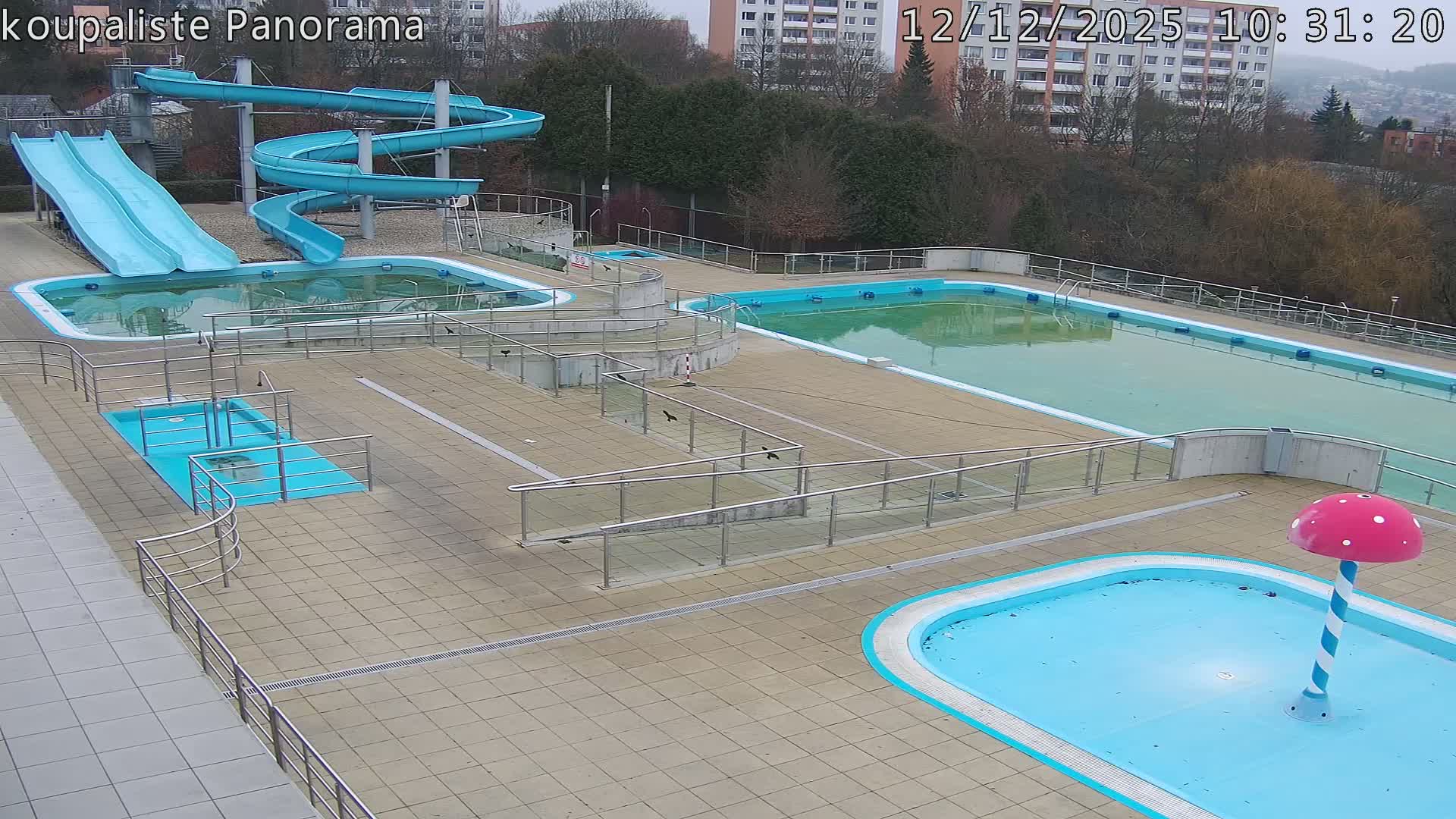 Zlín - Koupaliště Panorama Swimming Pool & Aquapark Live Cam - Zlin 5, Zlin, Czechia