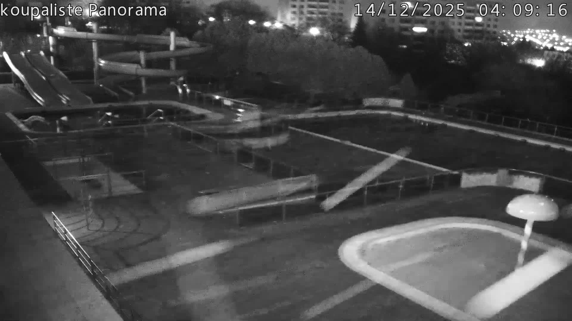 Zlín - Koupaliště Panorama Swimming Pool & Aquapark Live Cam - Zlin 5, Zlin, Czechia