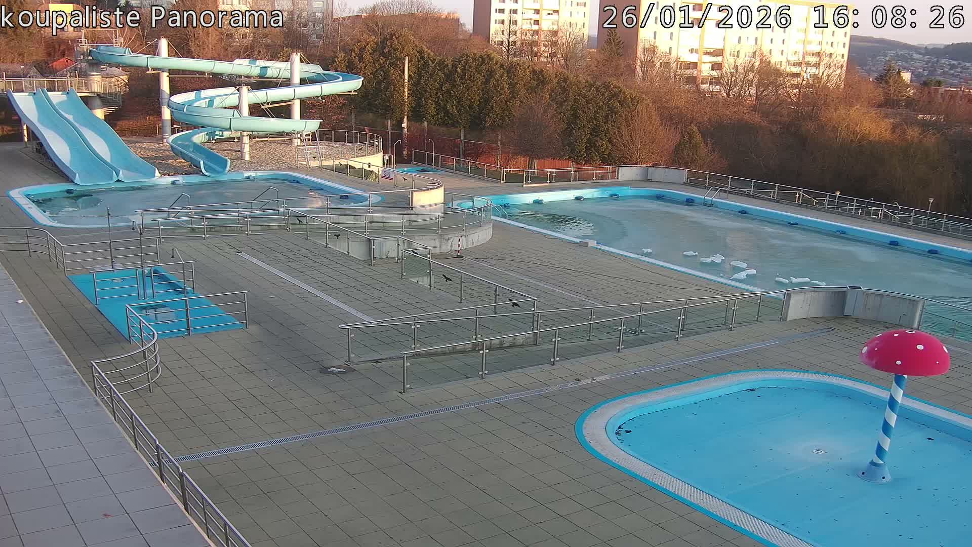 Zlín - Koupaliště Panorama Swimming Pool & Aquapark Live Cam - Zlin 5, Zlin, Czechia
