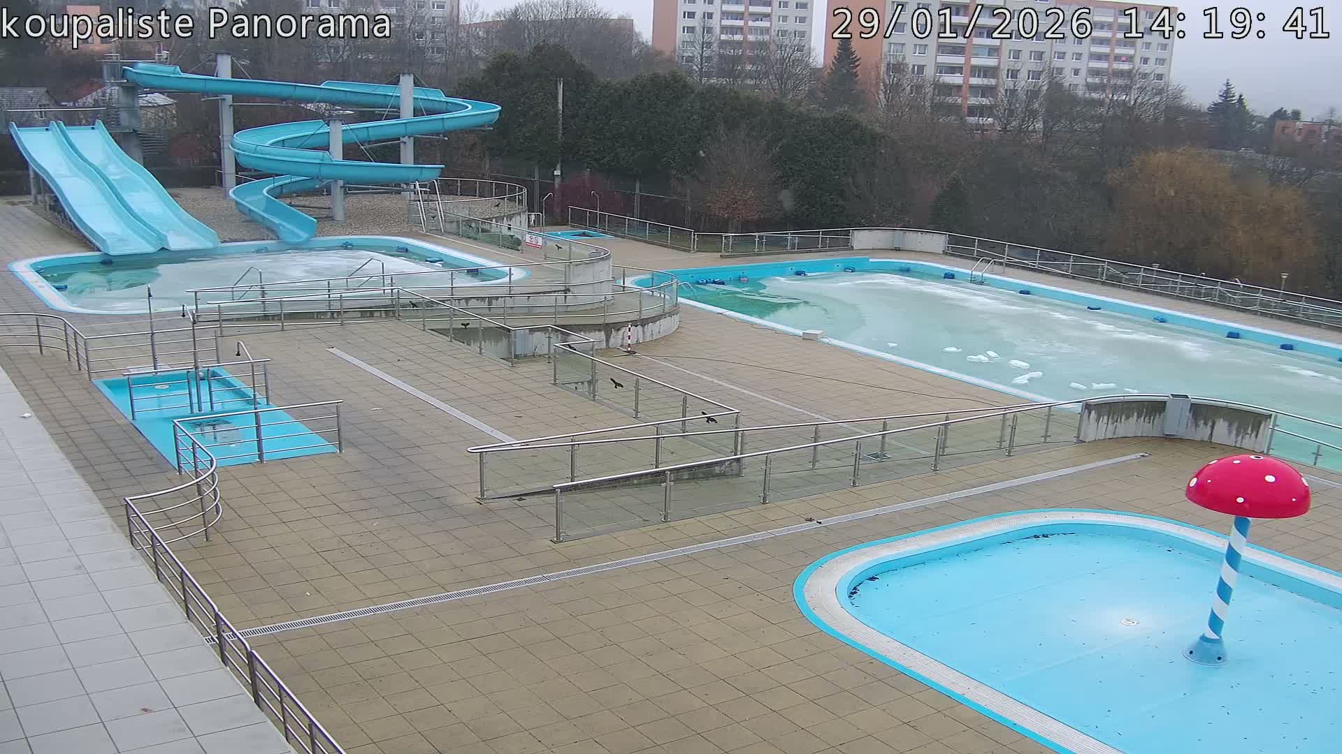 Zlín - Koupaliště Panorama Swimming Pool & Aquapark Live Cam - Zlin 5, Zlin, Czechia